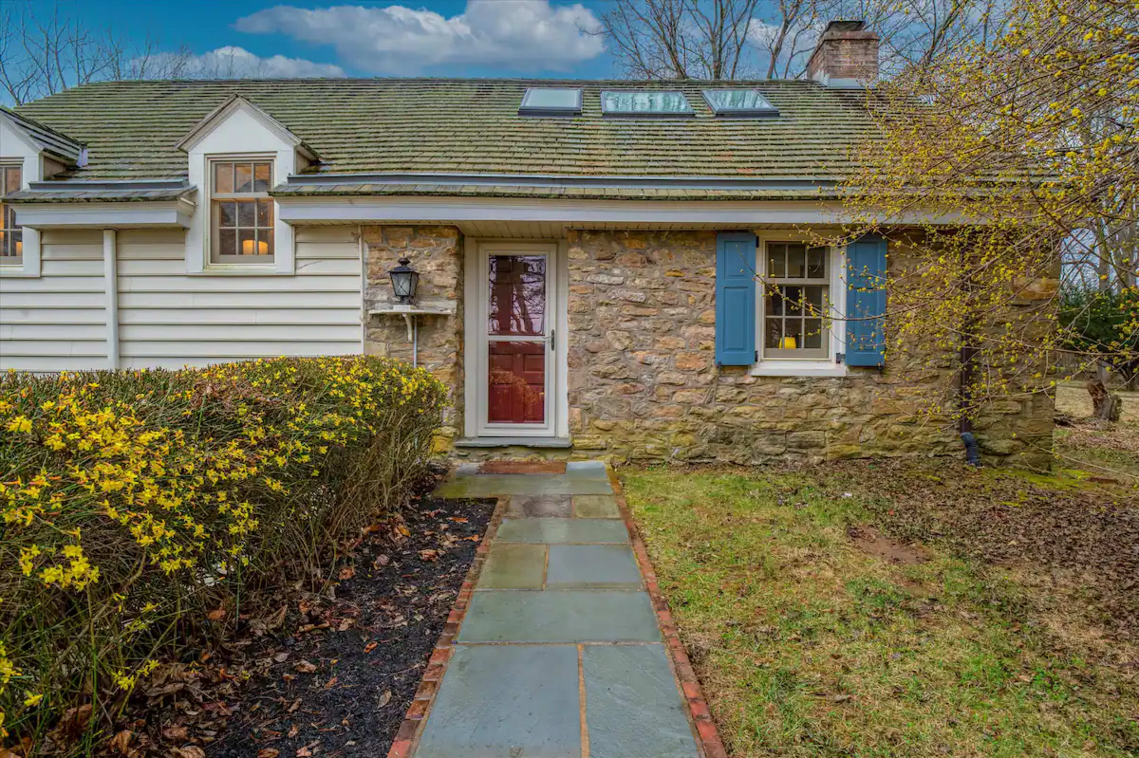 Adorable Historic Bungalow Image in Pike Creek, Newark, DE