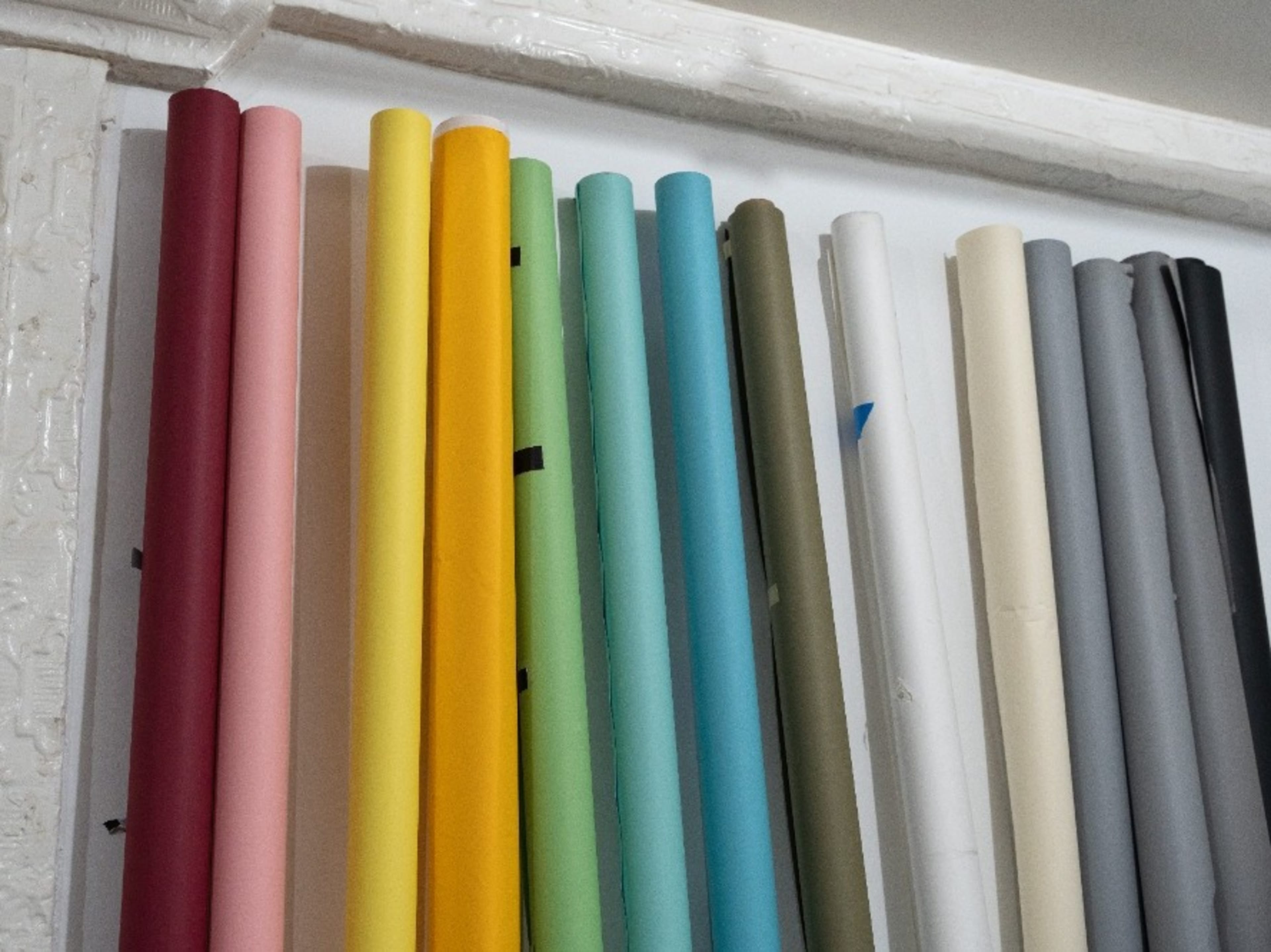 107" color seamless roll. 