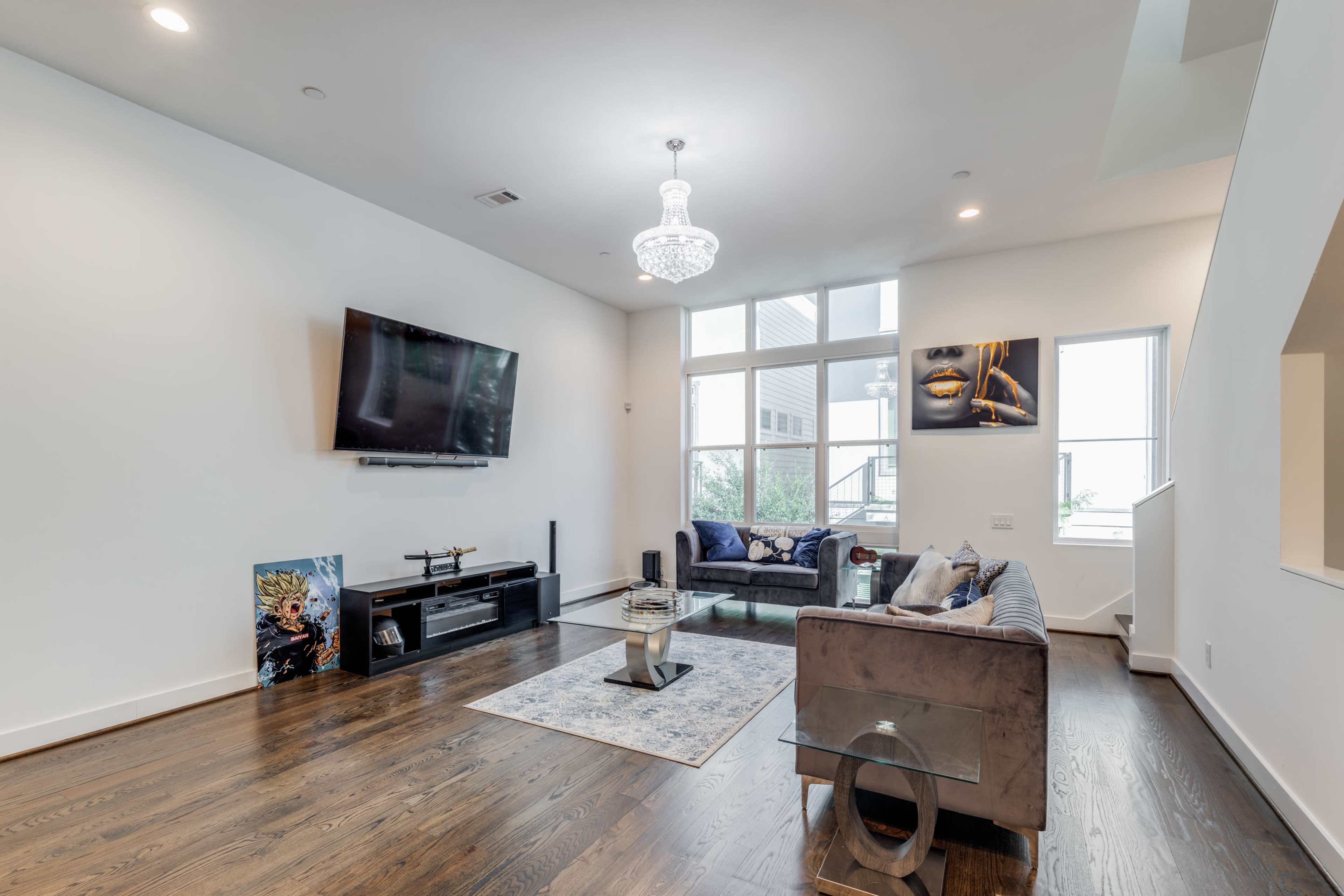 Sleek Italian Modern Townhome with Luxe Finishes in Uptown Houston Image in Spring Branch East, Houston, TX