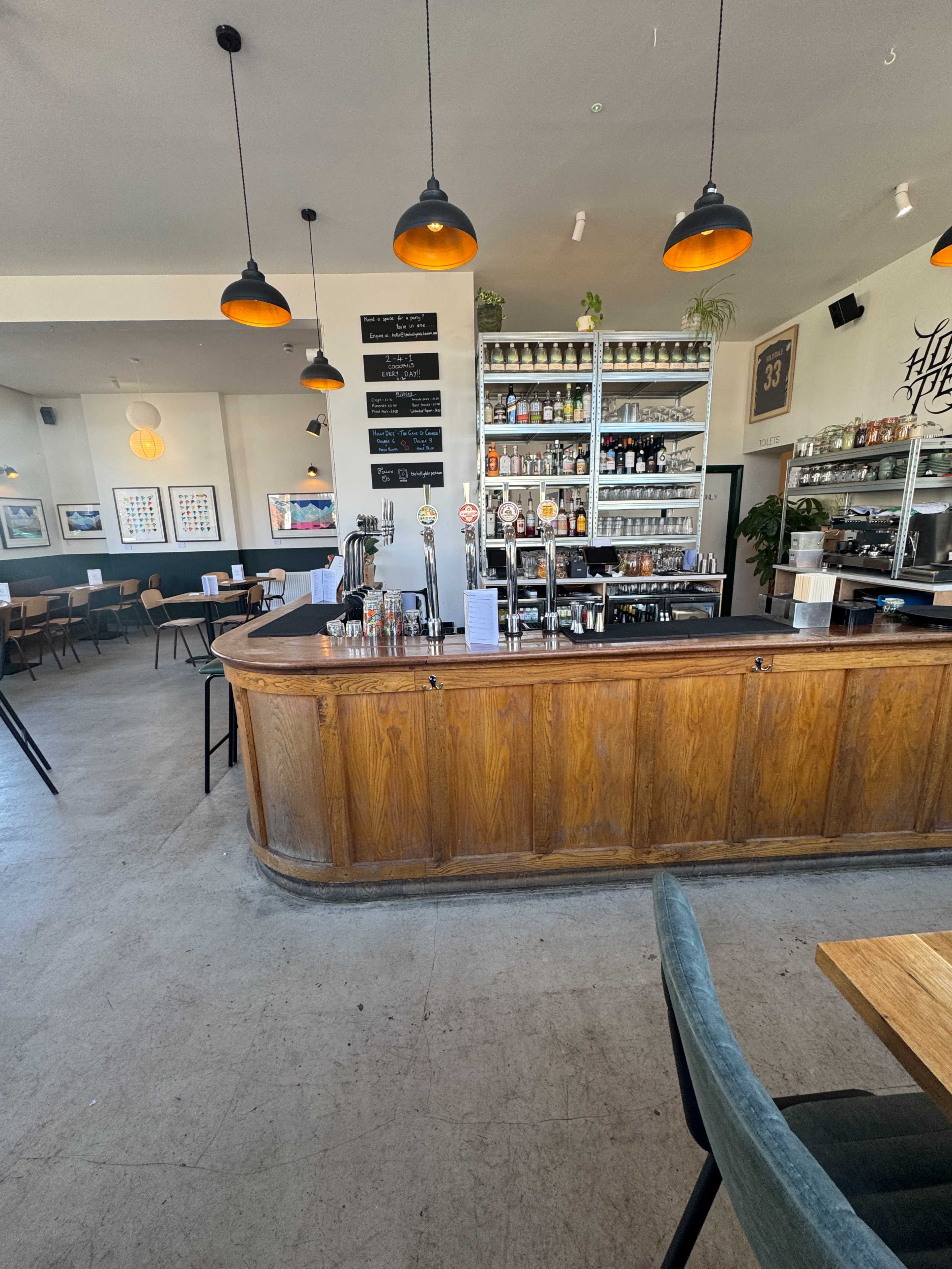 Bright and airy Local Public house Image in Peckham, London, ENG