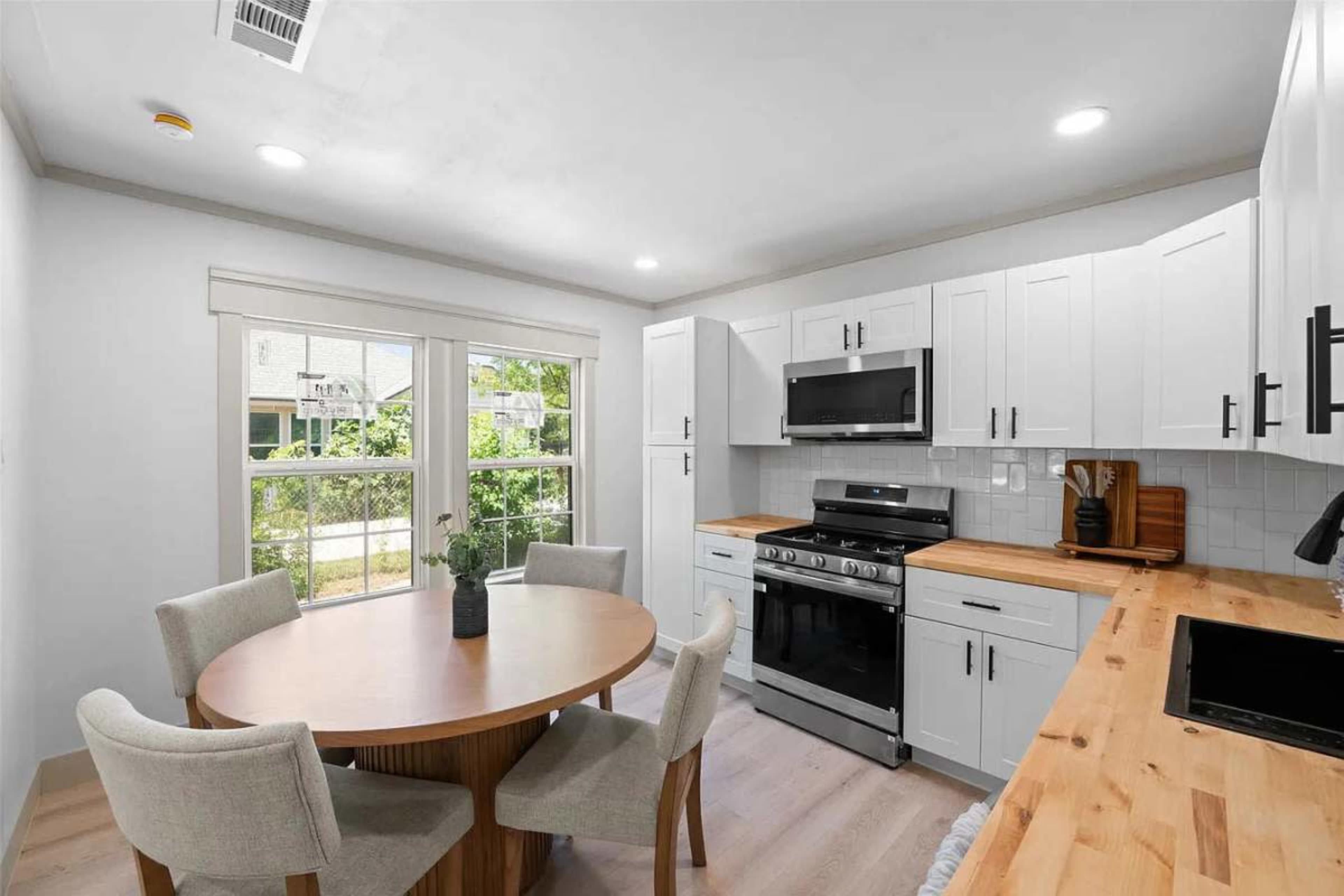 The Olive House on Church Street Image in Grand Prairie, Grand Prairie, TX