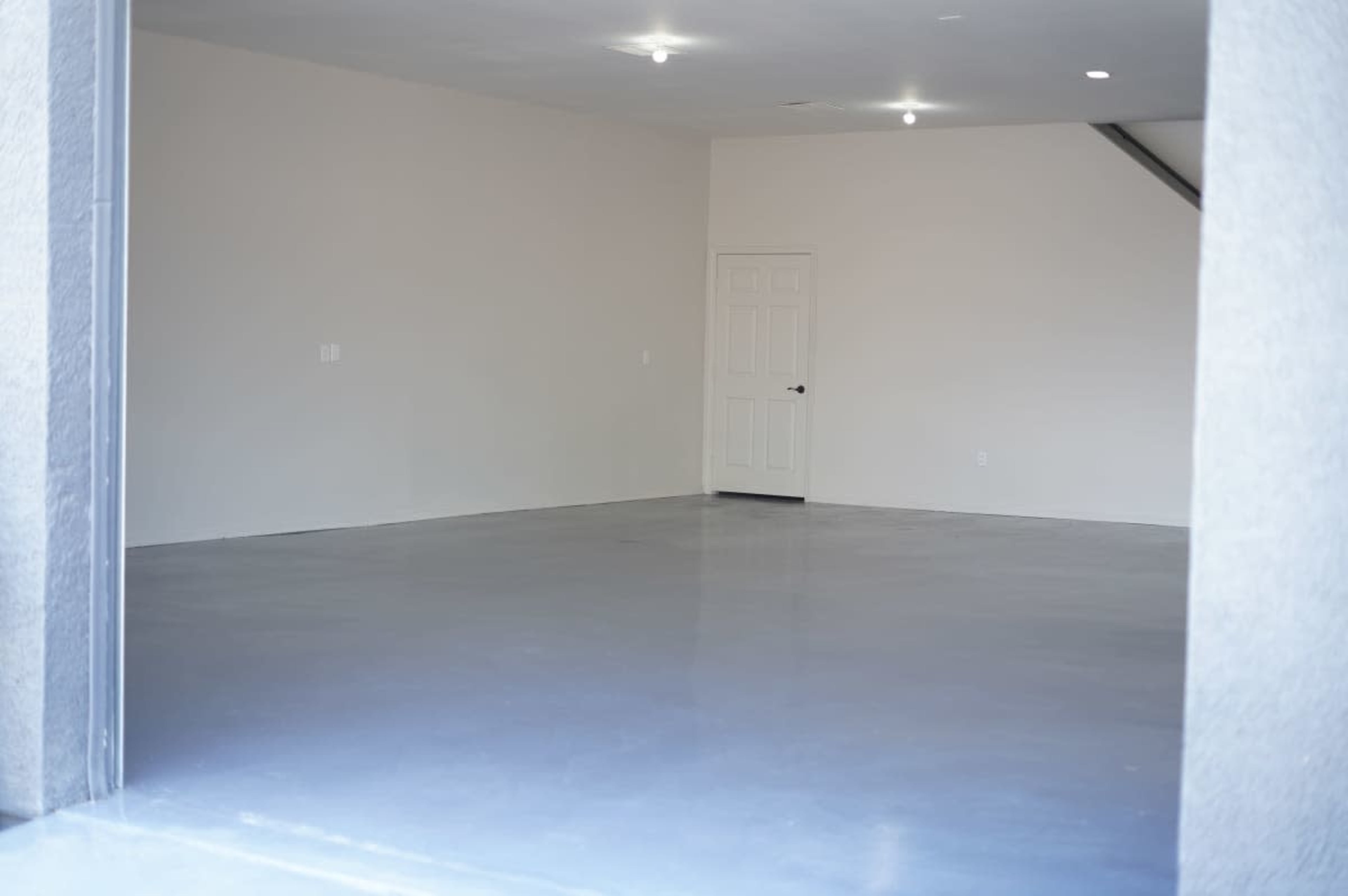 Urban Open Studio: Industrial Heart of Phoenix - Ideal for Photography, Videography, Events, Seminars, and Work Space Image in Central City, Phoenix, AZ