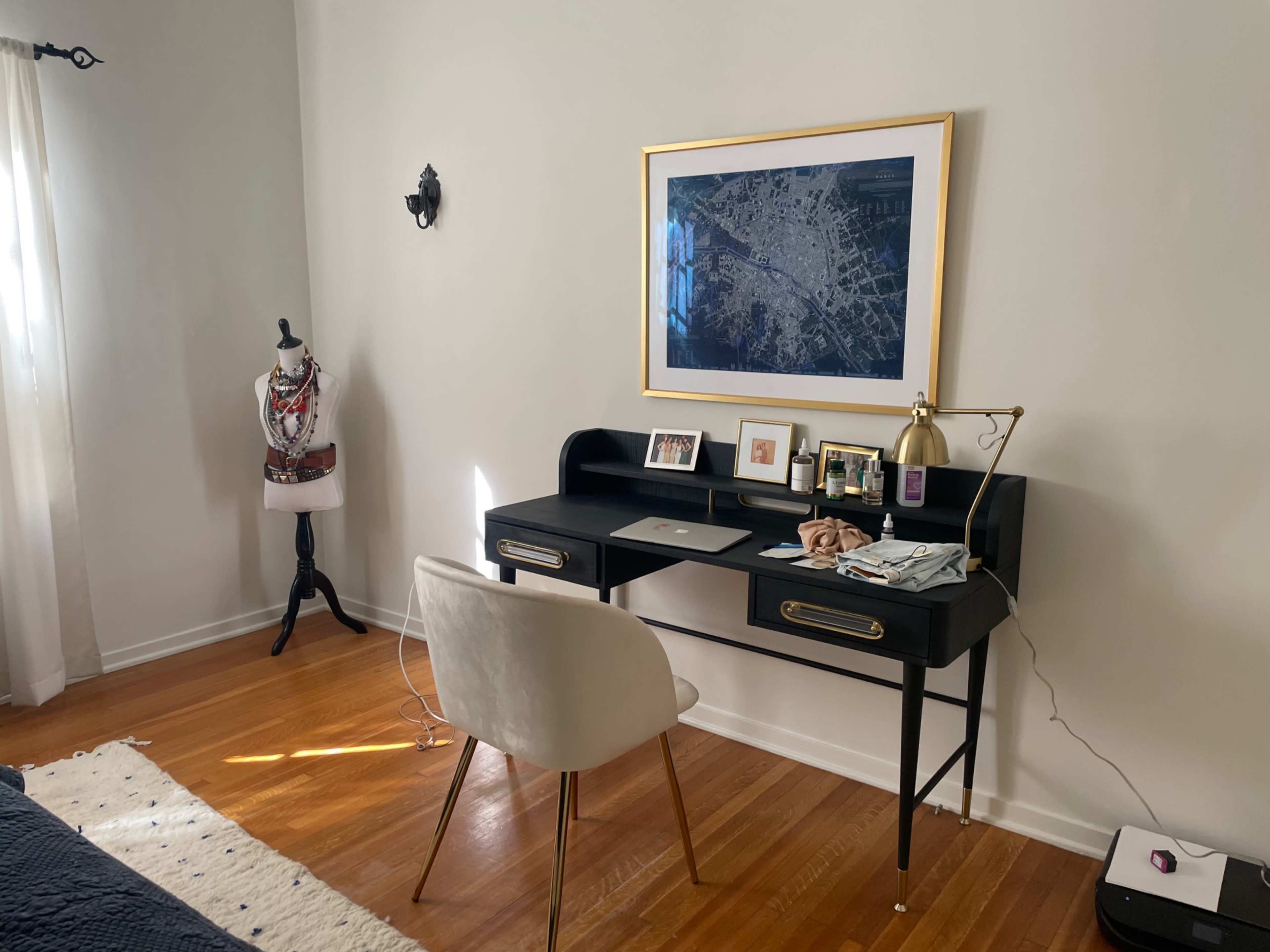 West Hollywood Beautifully Decorated Home Image in Beverly Grove, Los Angeles, CA