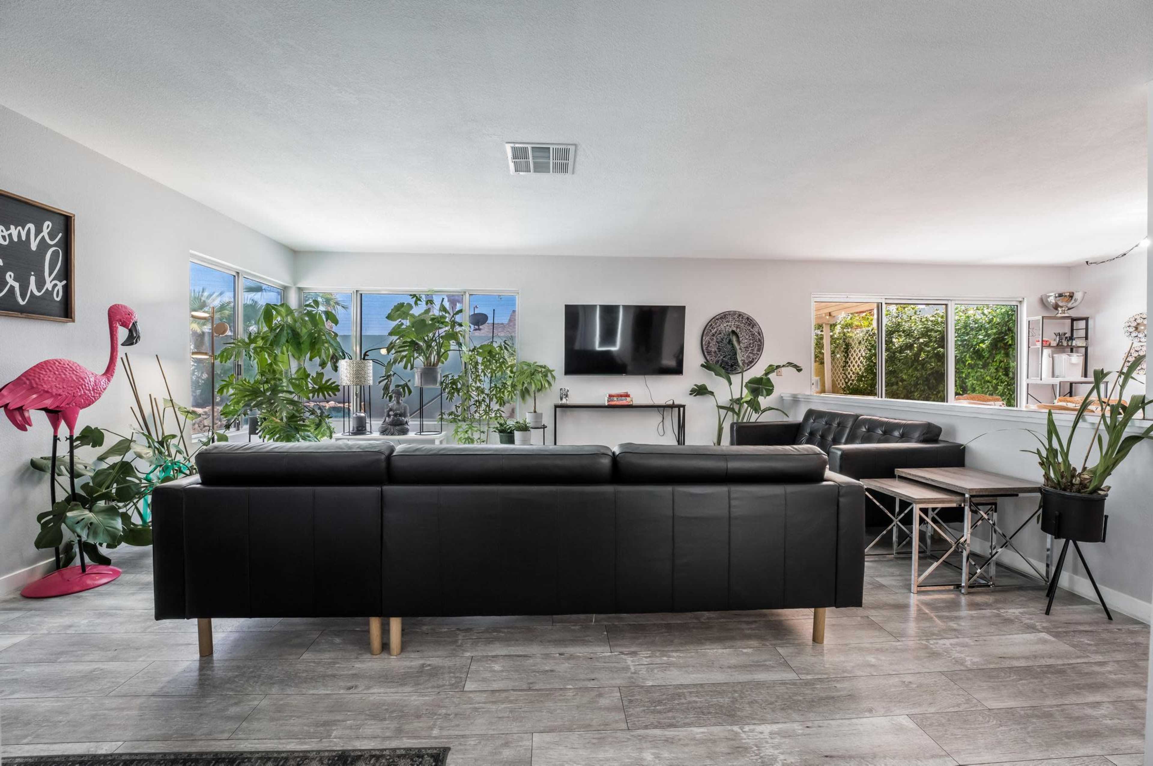 Spacious Remodeled Modern Home with Pool & Hot tub Image in Spring Valley, Las Vegas, NV