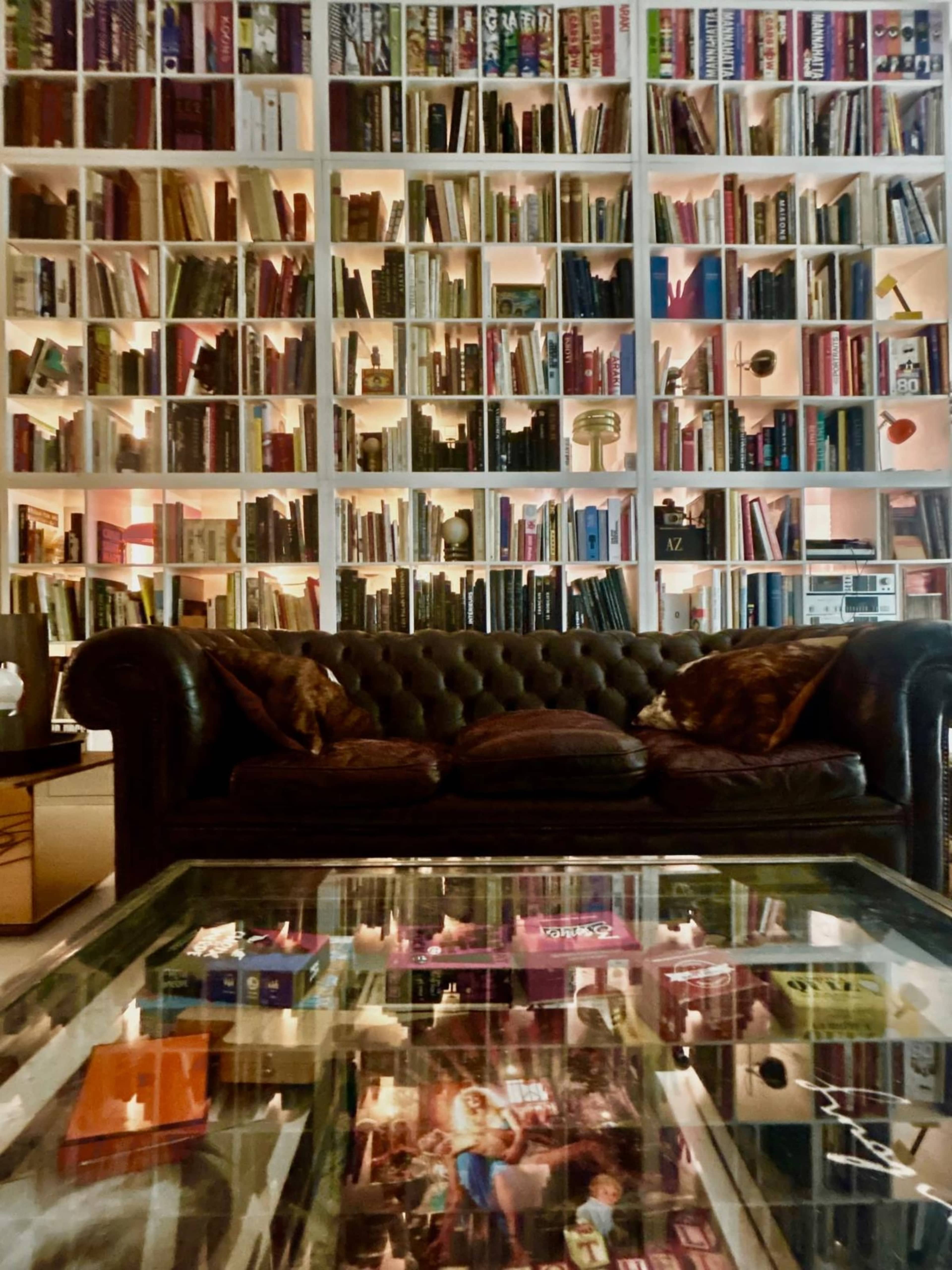 Un Décor De Cinéma : Loft Industriel D’exception Au Cœur D’un Jardin Secret. Image in , Ivry-sur-Seine