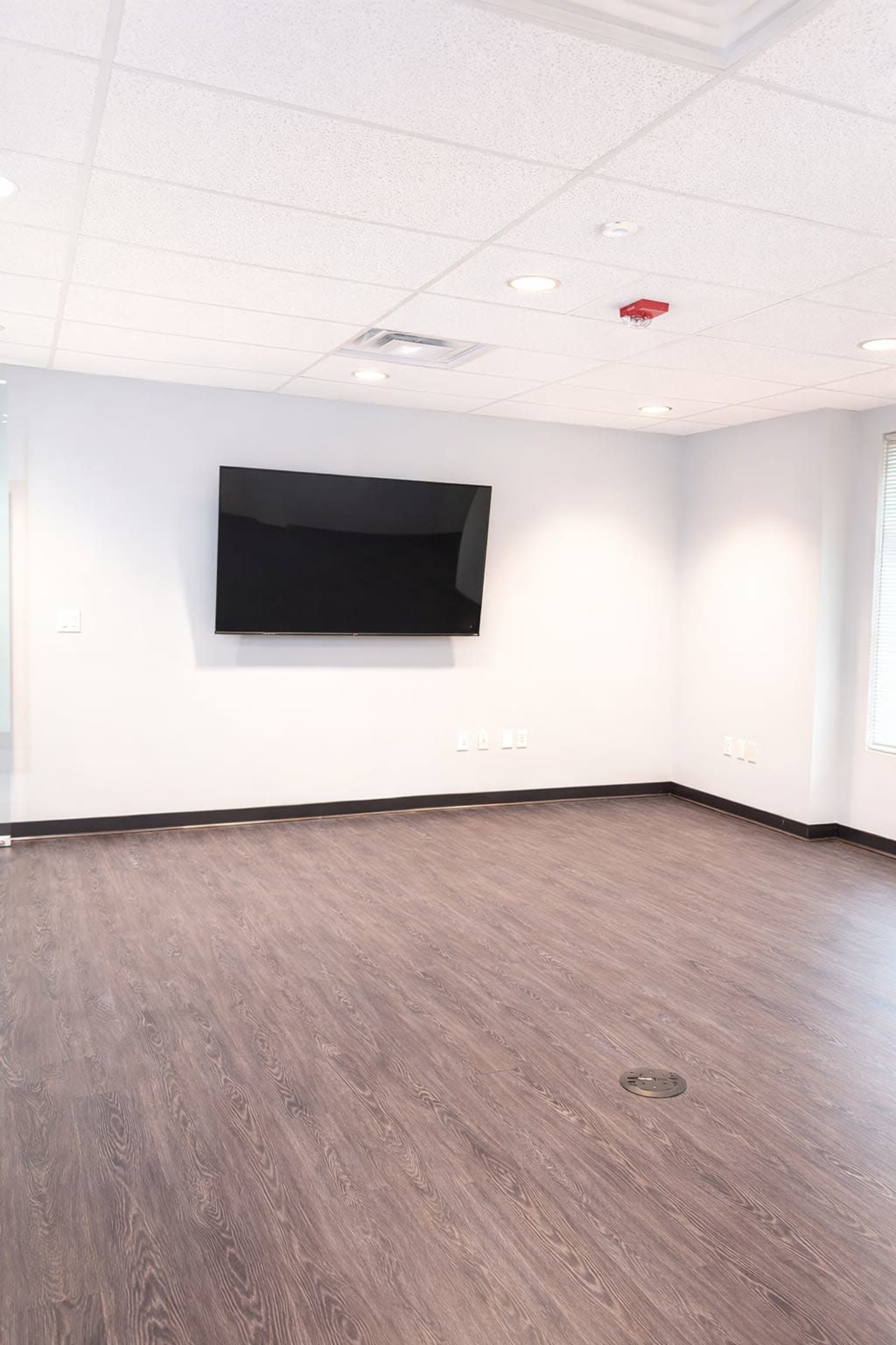 Cozy Event Room Image in Towson, Towson, MD