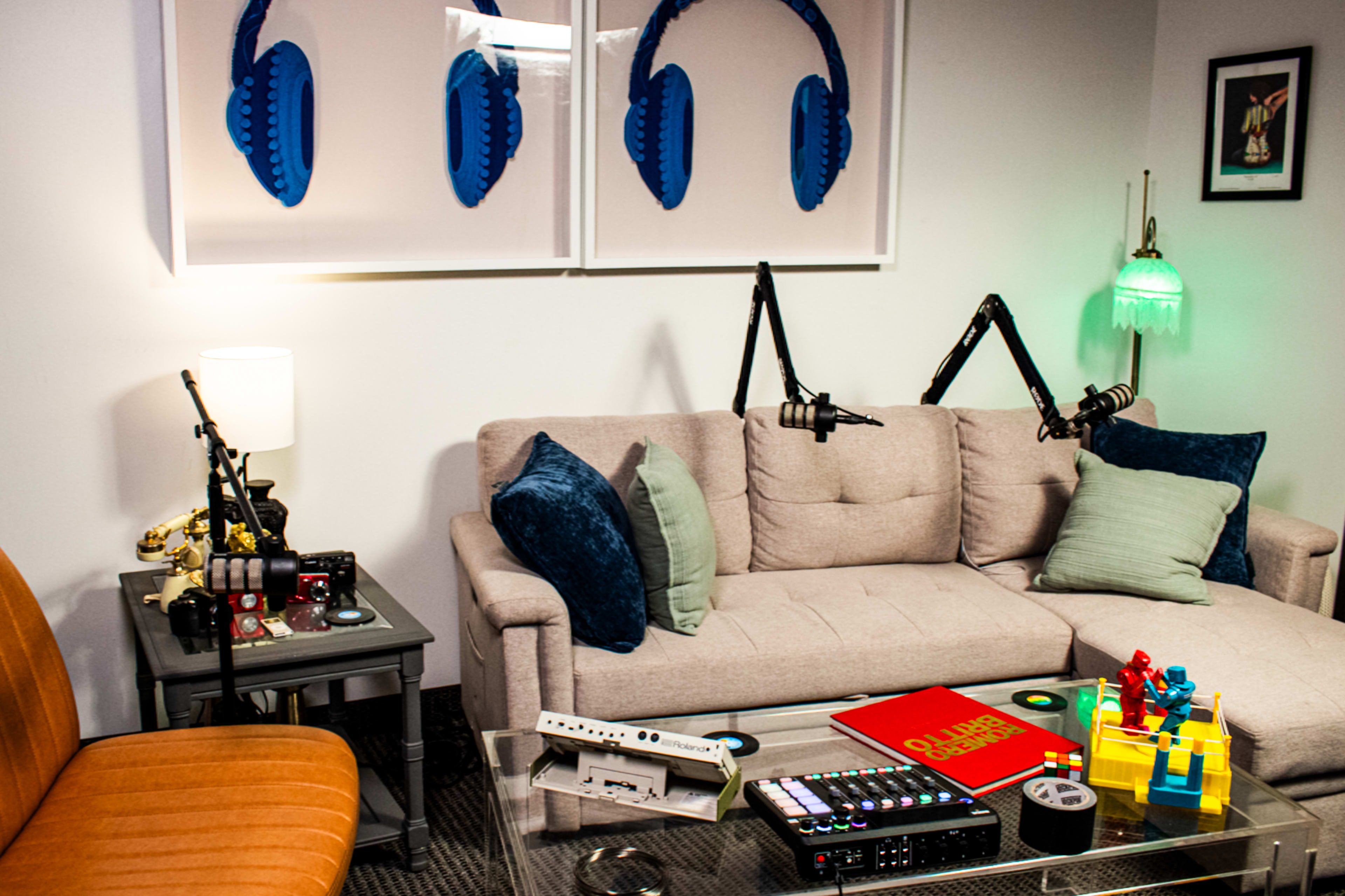 The Lounge - Podcast Shoot Space | ELE Studios Image in Dallas Downtown Historic District, Dallas, TX