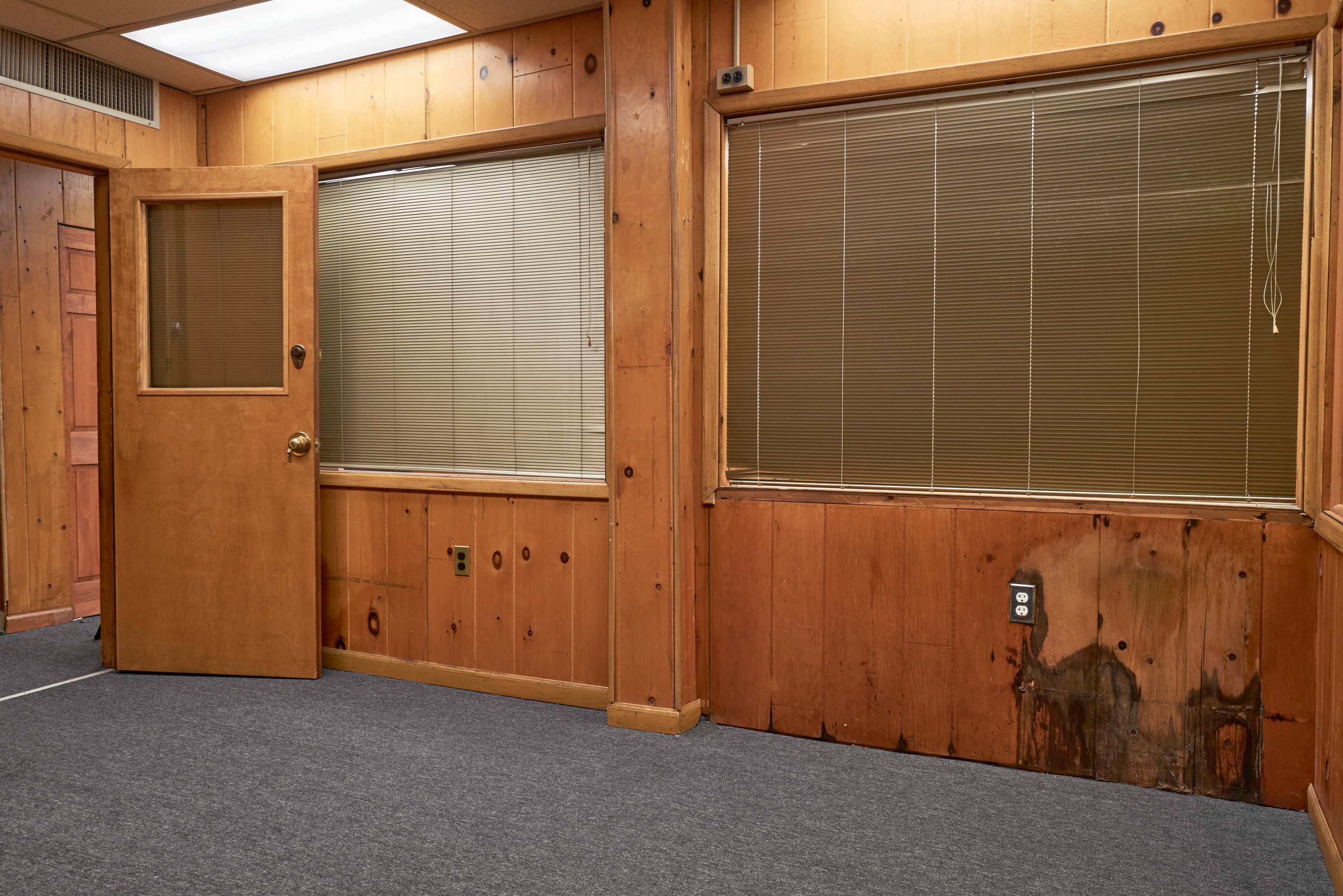 Retro 1970s Wood-Paneled Room for Film, Interviews + Editorial Shoots Image in Brooklyn, Brooklyn, NY