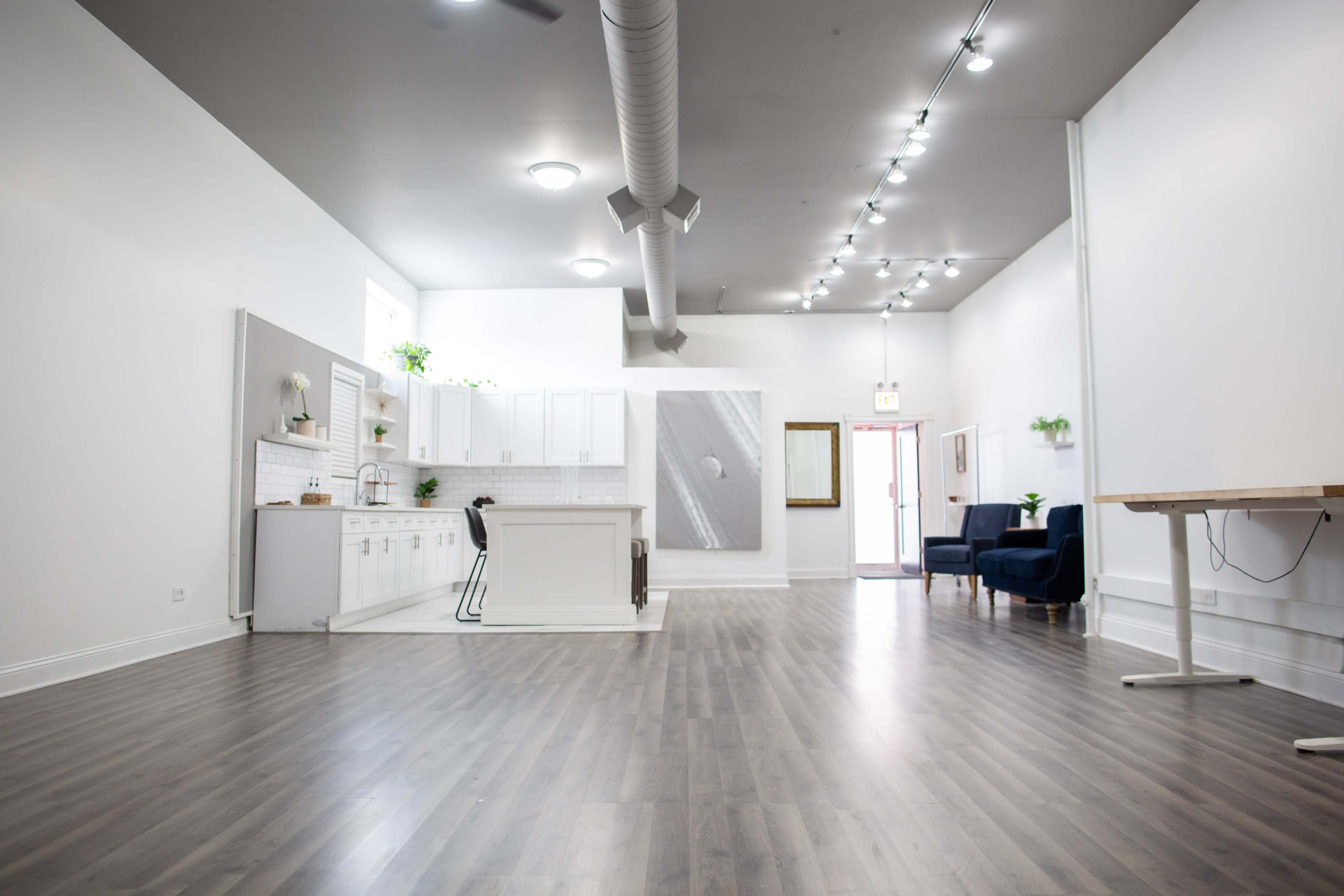 Bright BYOB Space in Bucktown with Lots of Included Add-Ons Image in Bucktown, Chicago, IL