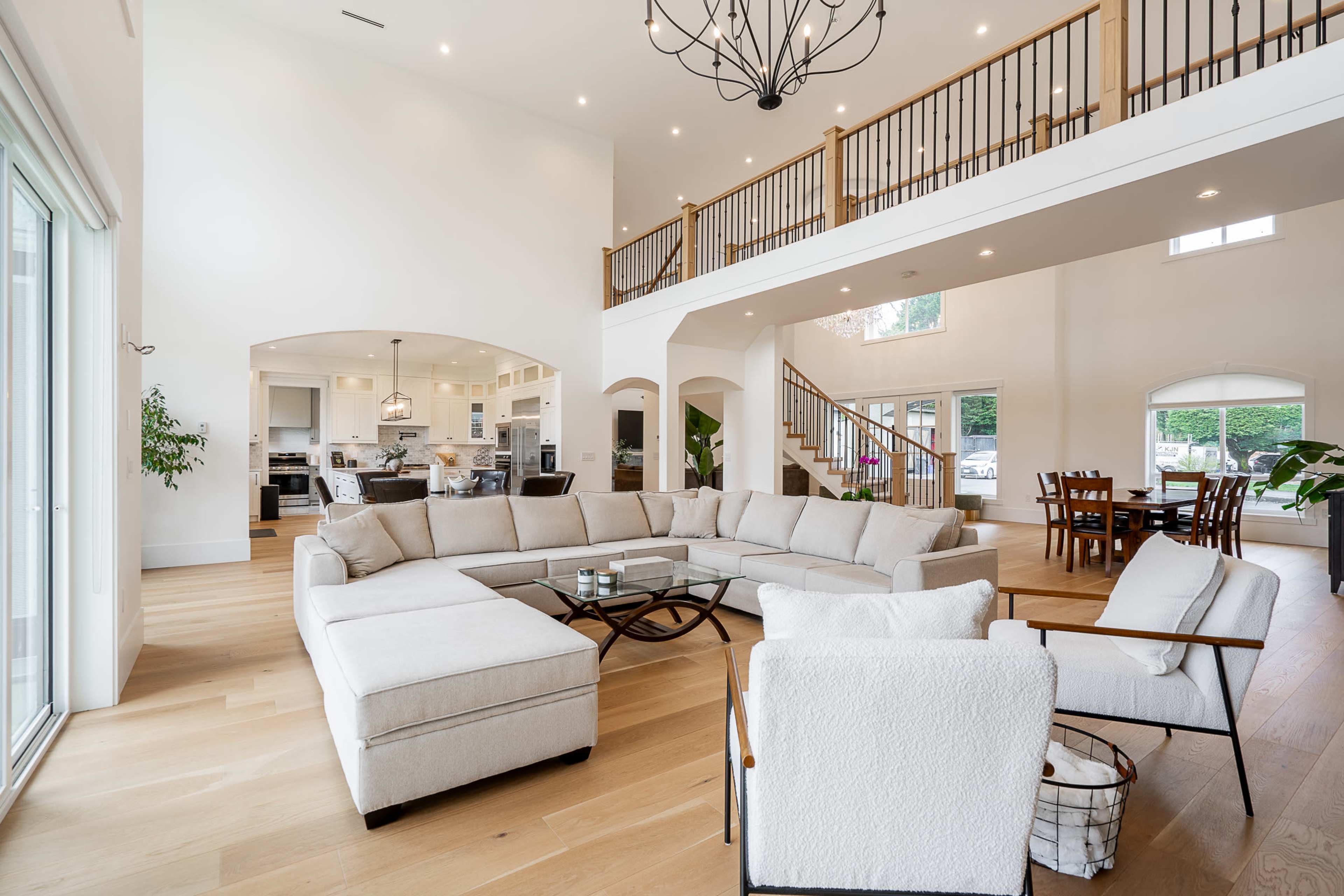 Elegant Designer Home with Spacious Layout and Natural Light in Langley, BC Image in Langley, Langley, BC