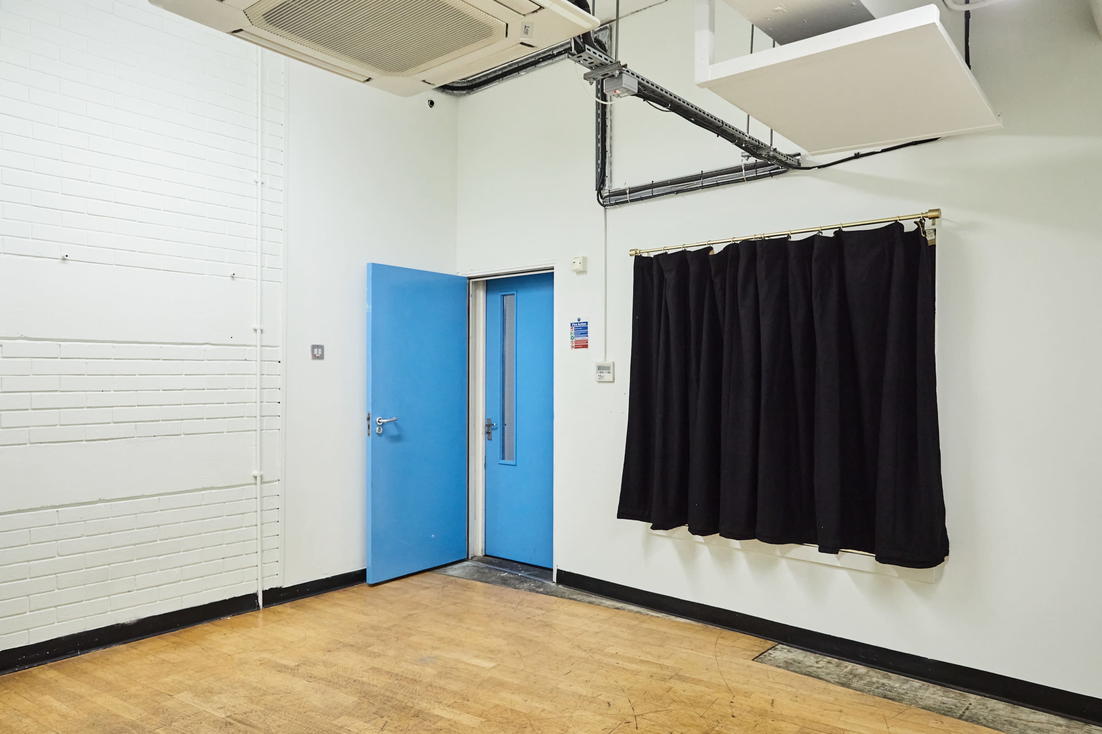 Vocal Studio Image in West End, London, ENG