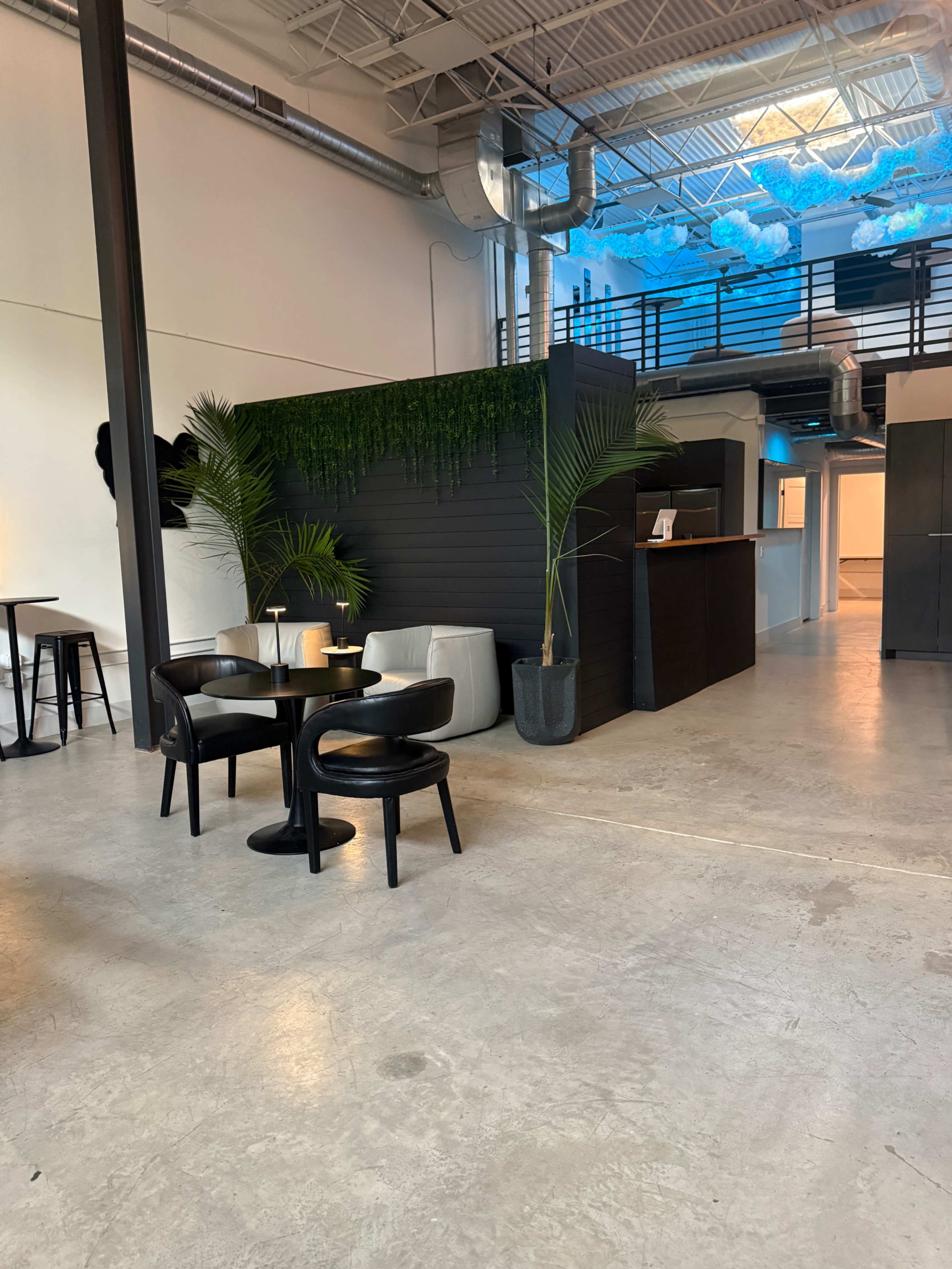 Industrial loft studio Image in Jefferson Heights, San Antonio, TX