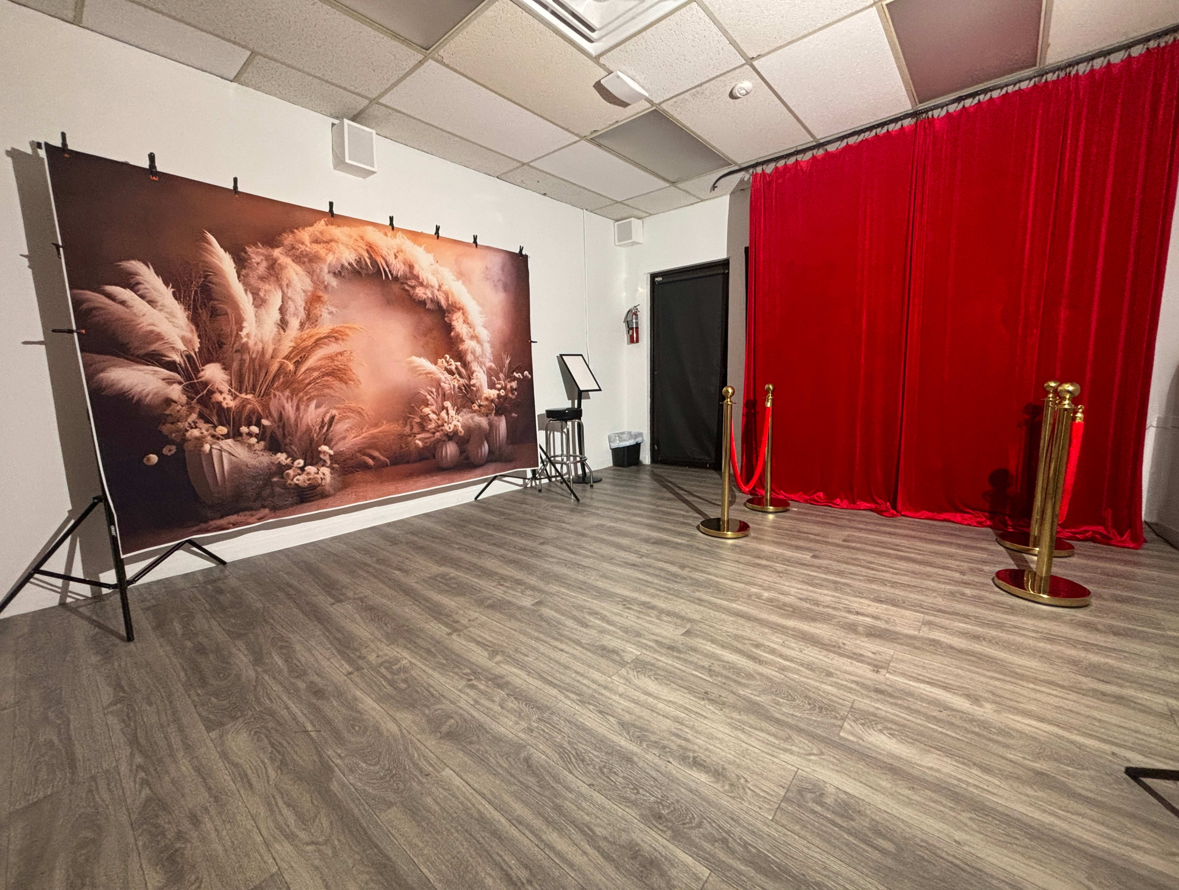 Star Vision Photography Studio Image in College East, San Diego, CA