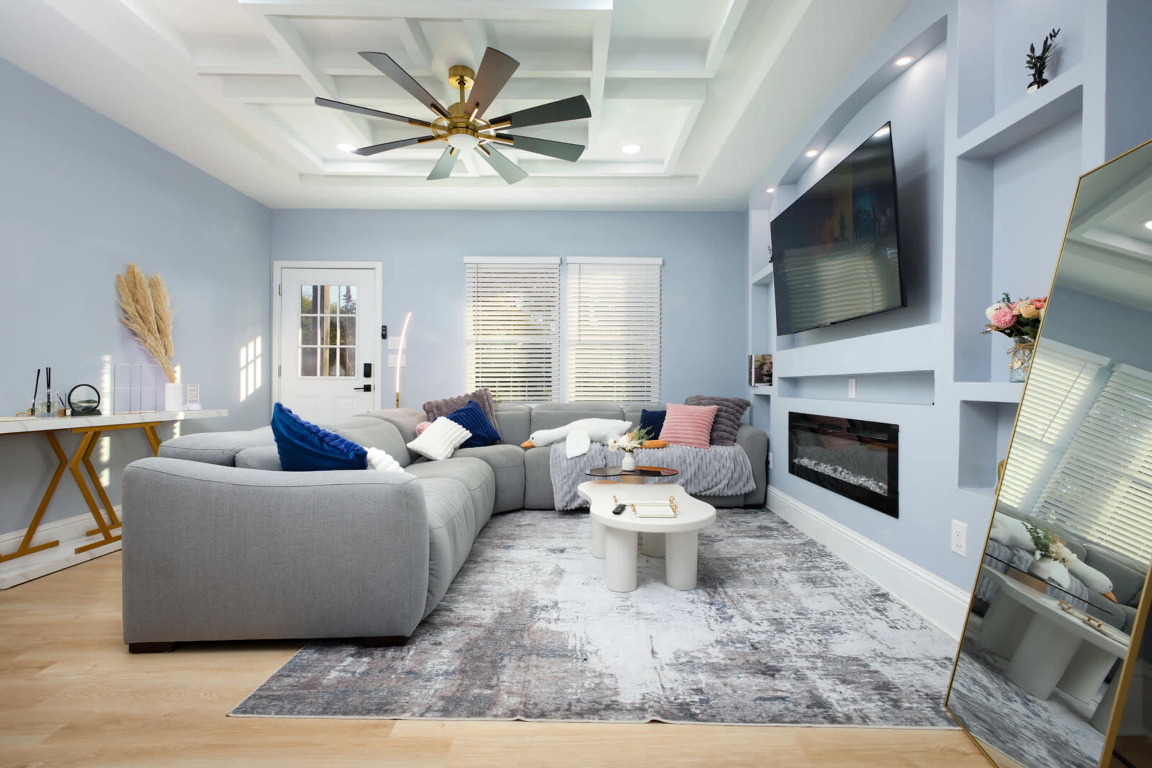 Entire Luxury Home with Heated Pool & Hot tub, 10 min downtown Image in Near Northwest, San Antonio, TX