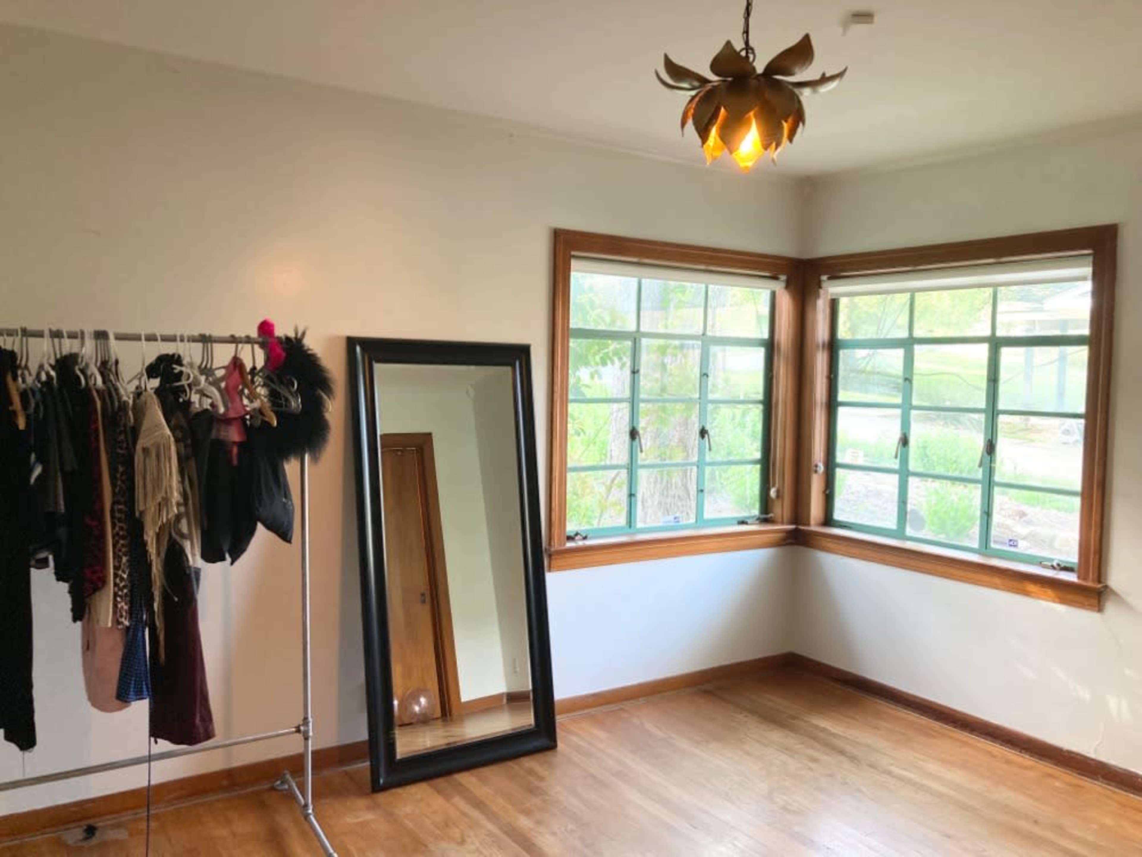 Access to dressing/staging/breakout room