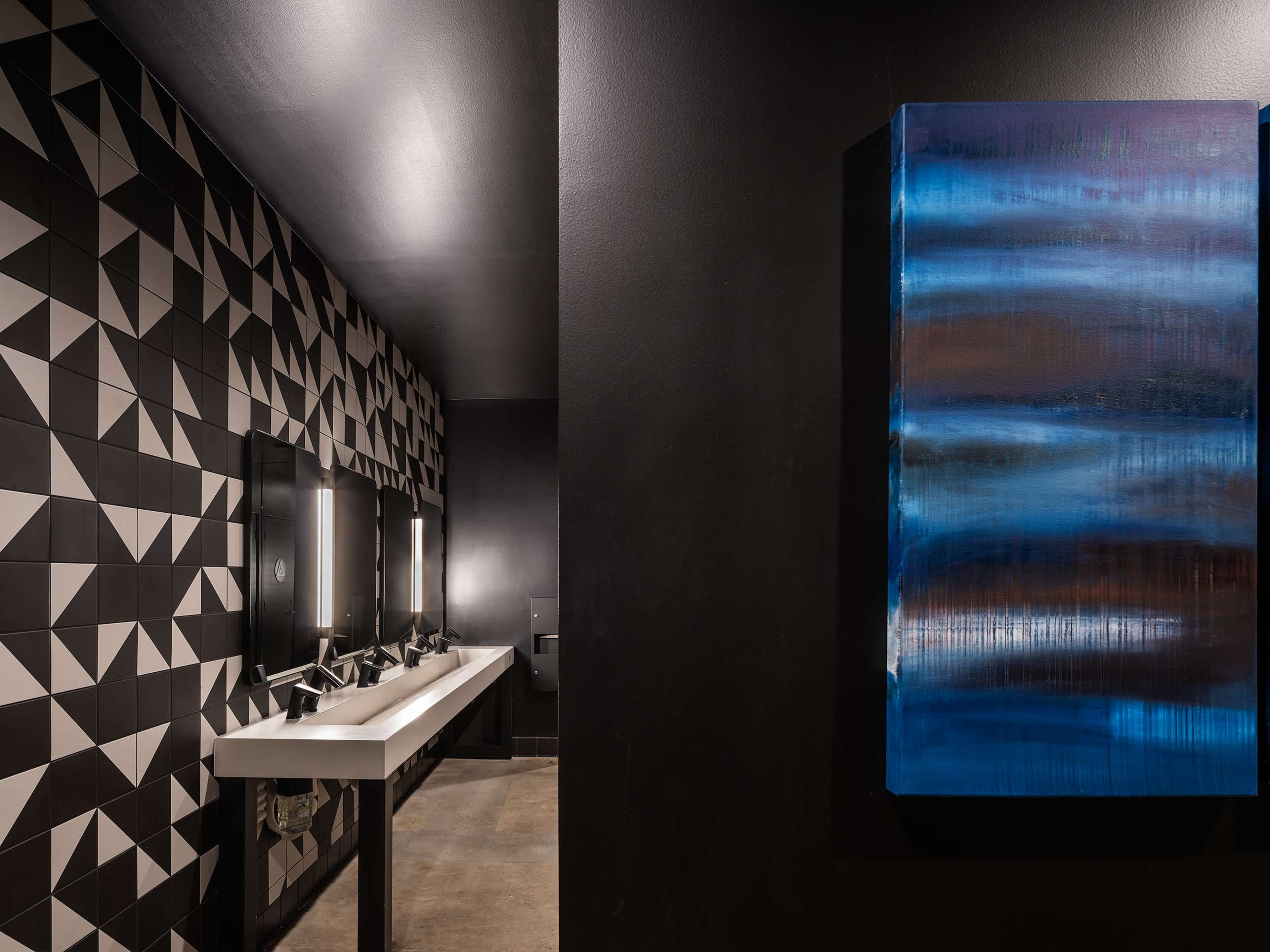 Downtown art gallery with restaurant and bar Image in Central LA, Los Angeles, CA