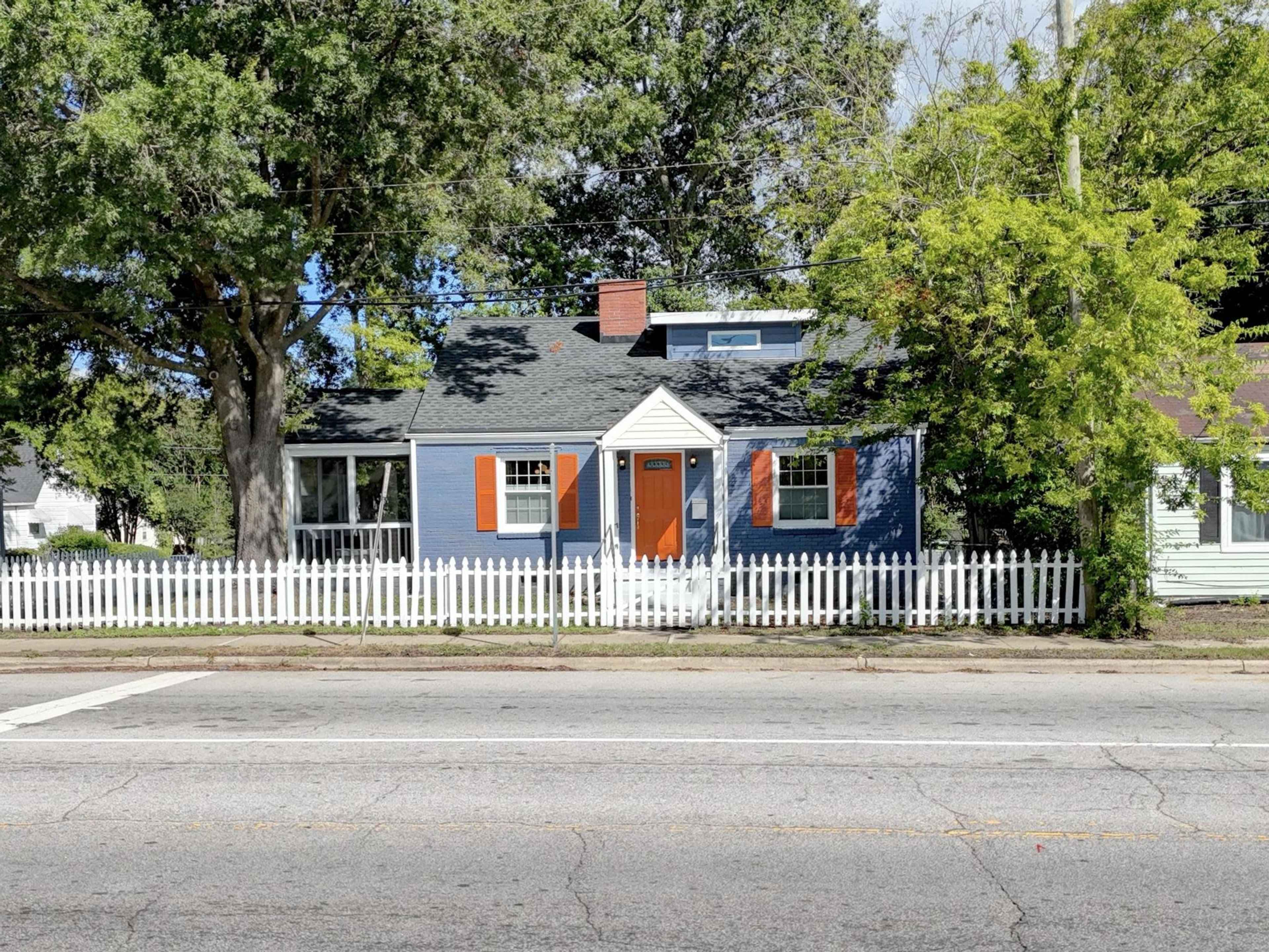 Gather! PingPong~6BR~PorchTV~Walk Dtwn~Pets~15+ Image in Downtown, Raleigh, NC