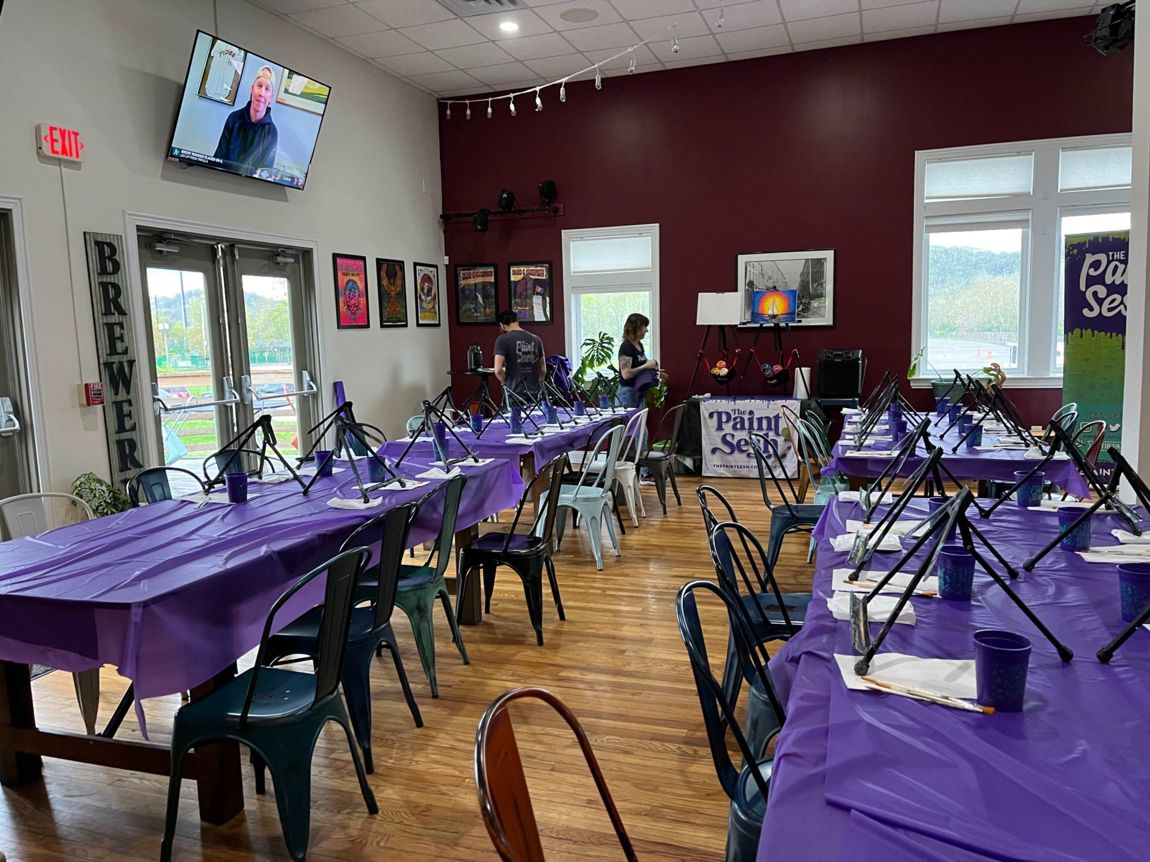 Open Access Room with Windows Image in California, Cincinnati, OH