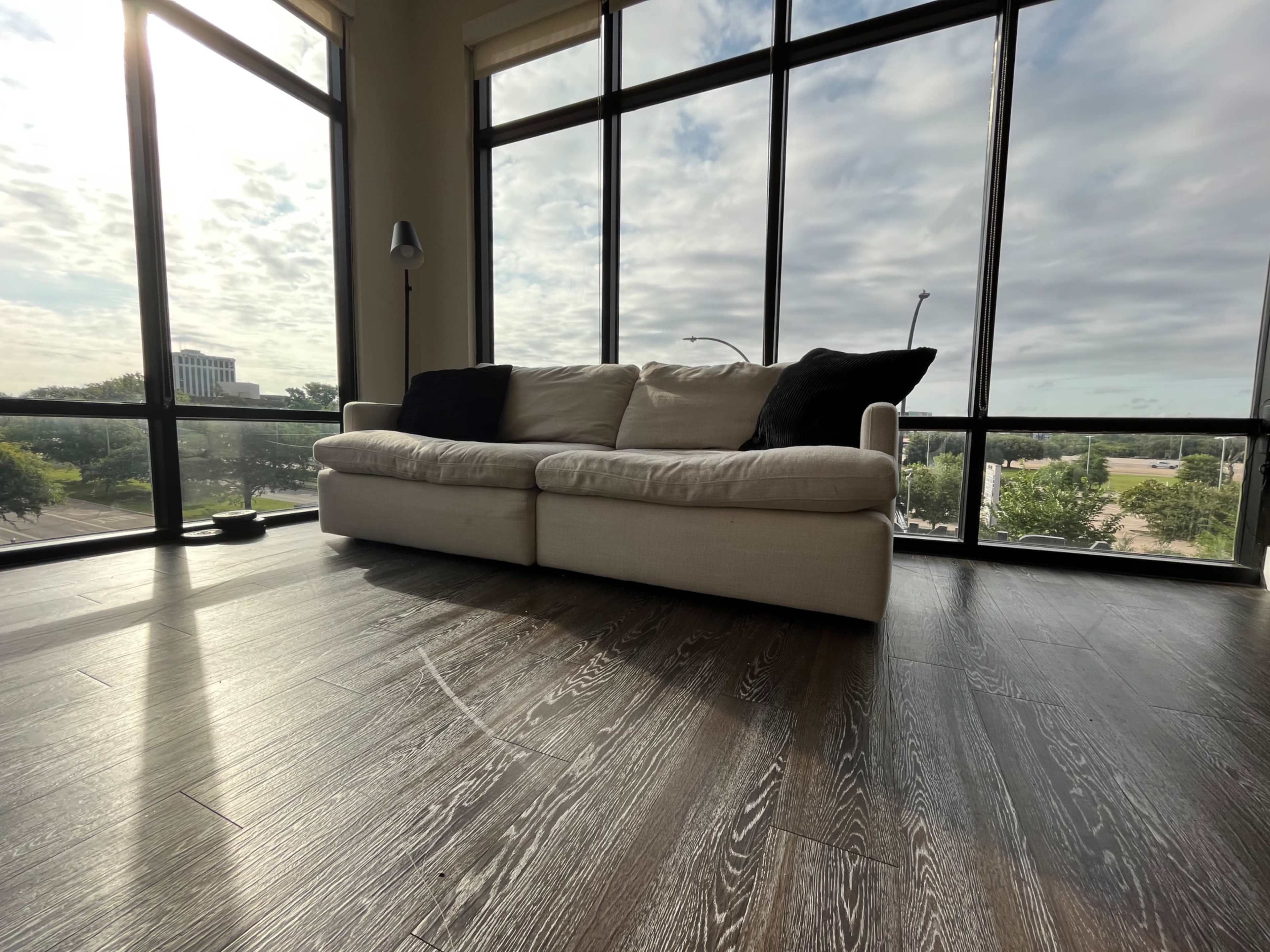 Penthouse Window Room Image in North Arlington, Arlington, TX