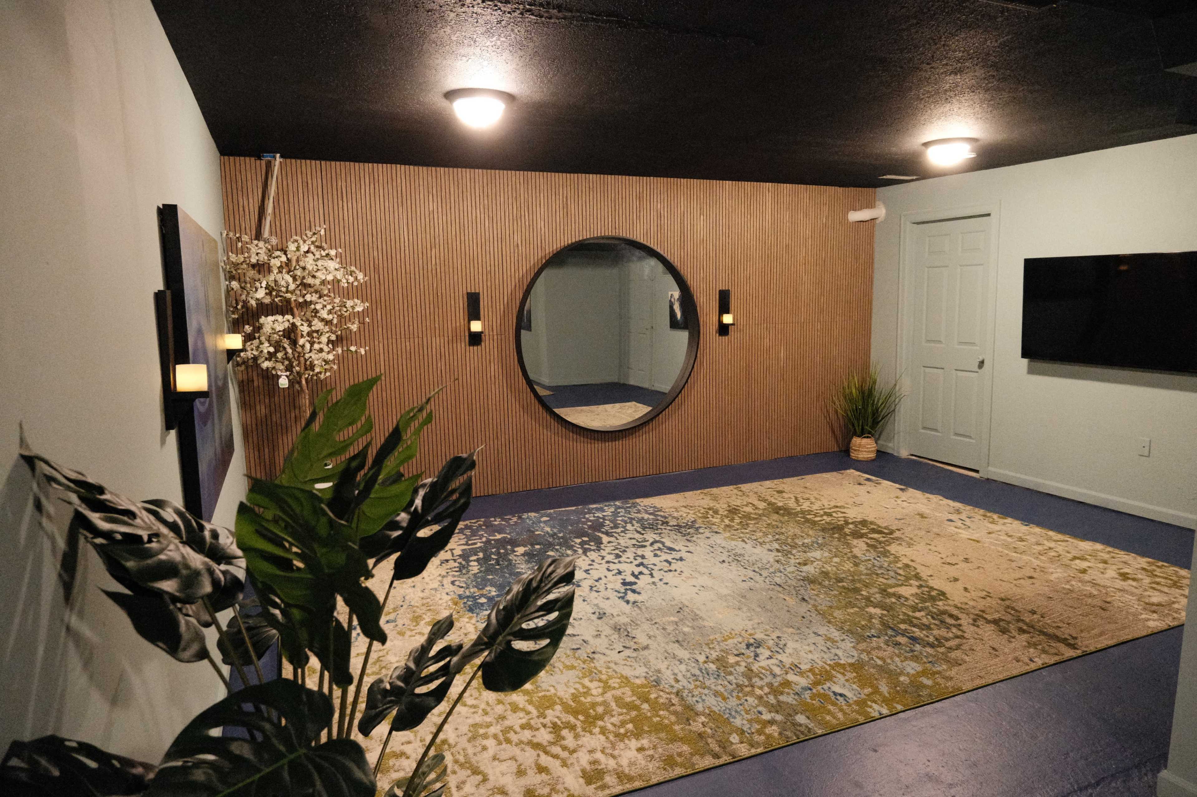 Versatile Private Event Space with Lounge & Wellness Amenities Image in Snohomish, Snohomish, WA