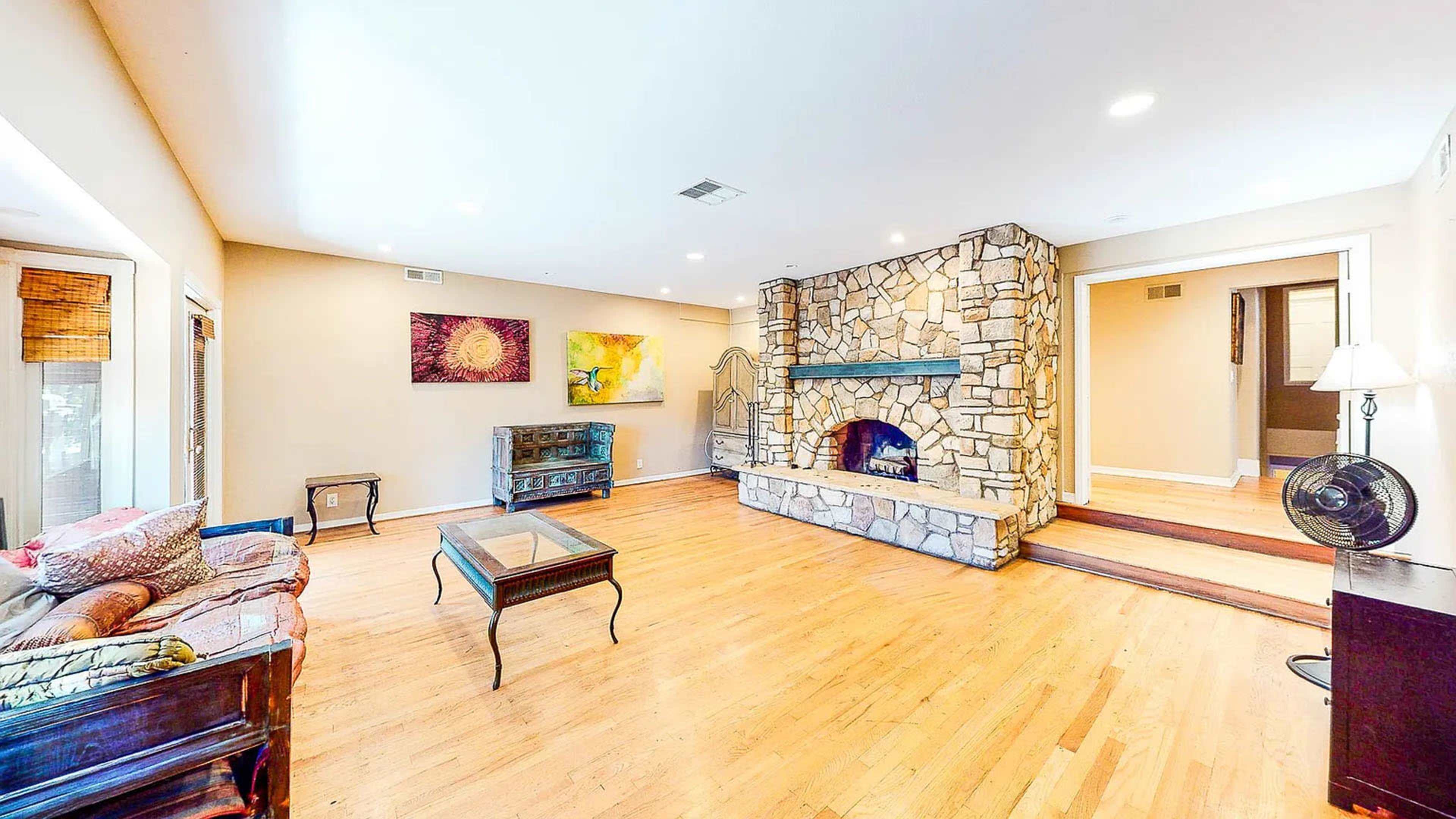 TUSCAN VILLA ESTATE Image in Santa Susana, Simi Valley, CA