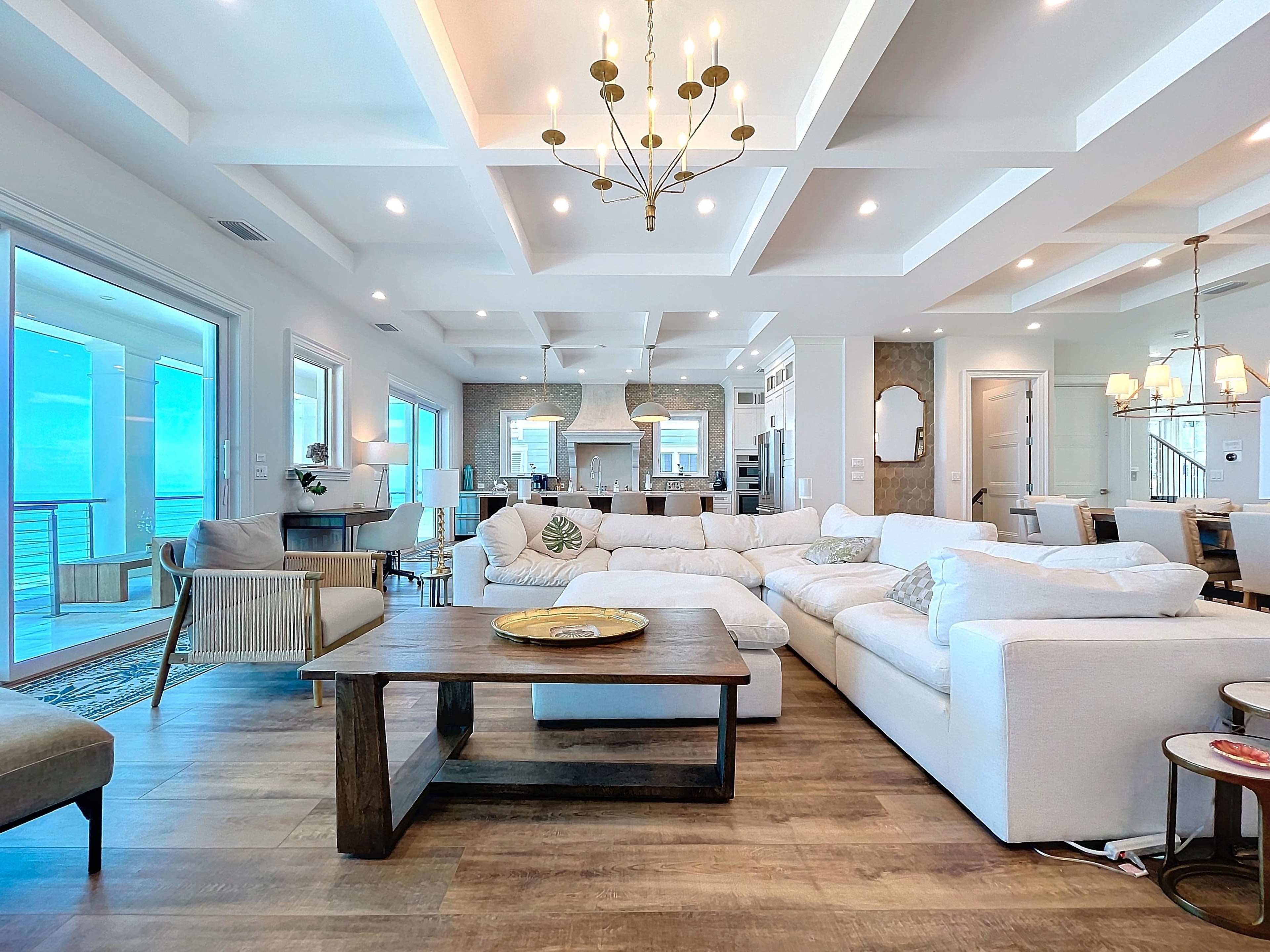 Work & Relax in Style – Treasure Island Luxury Beachfront Retreat Image in Sunset Beach, Treasure Island, FL