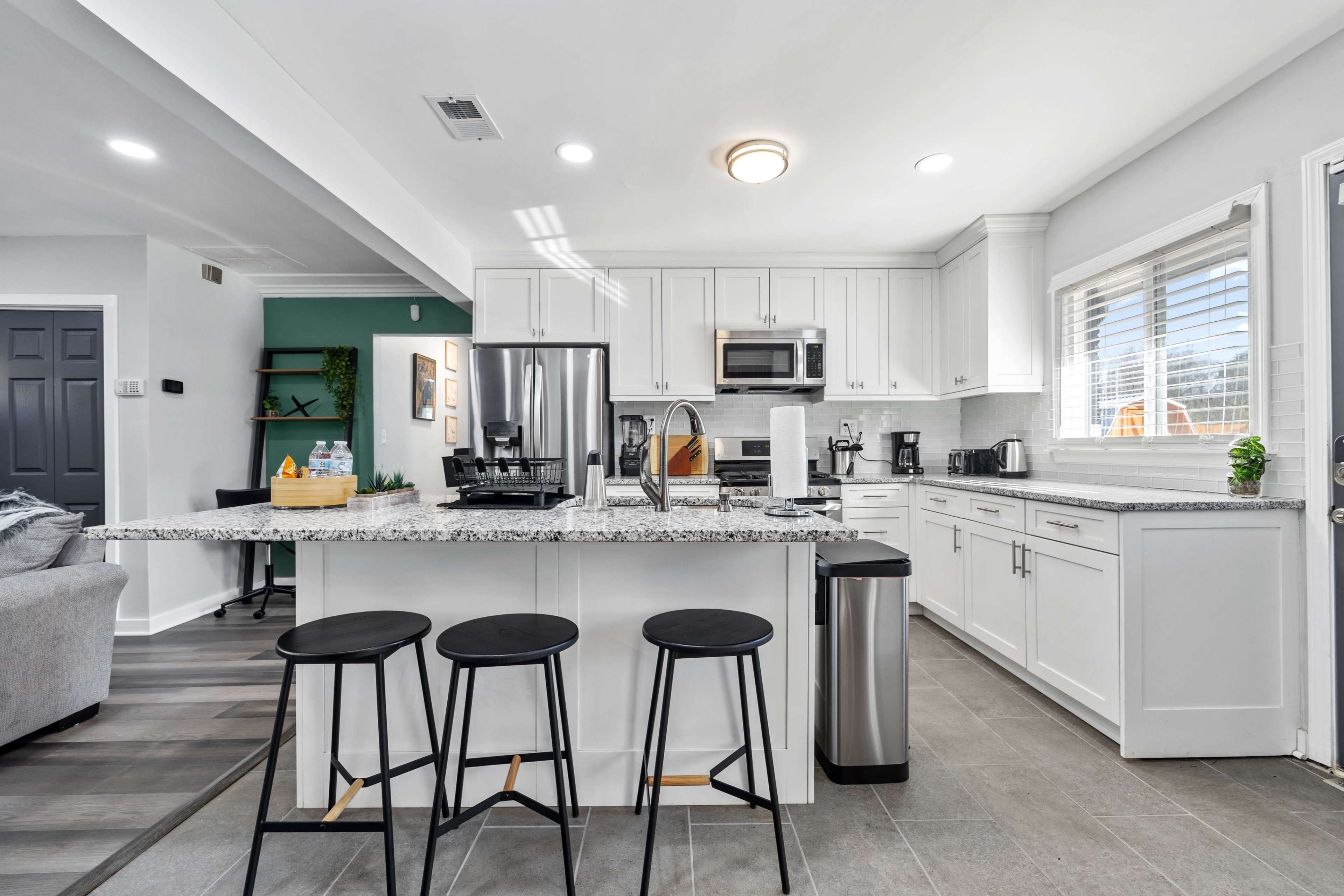 Stylish Twin Homes in East Atlanta – Ideal for Production, Content & Retreats Image in East Lake Terrace, Decatur, GA