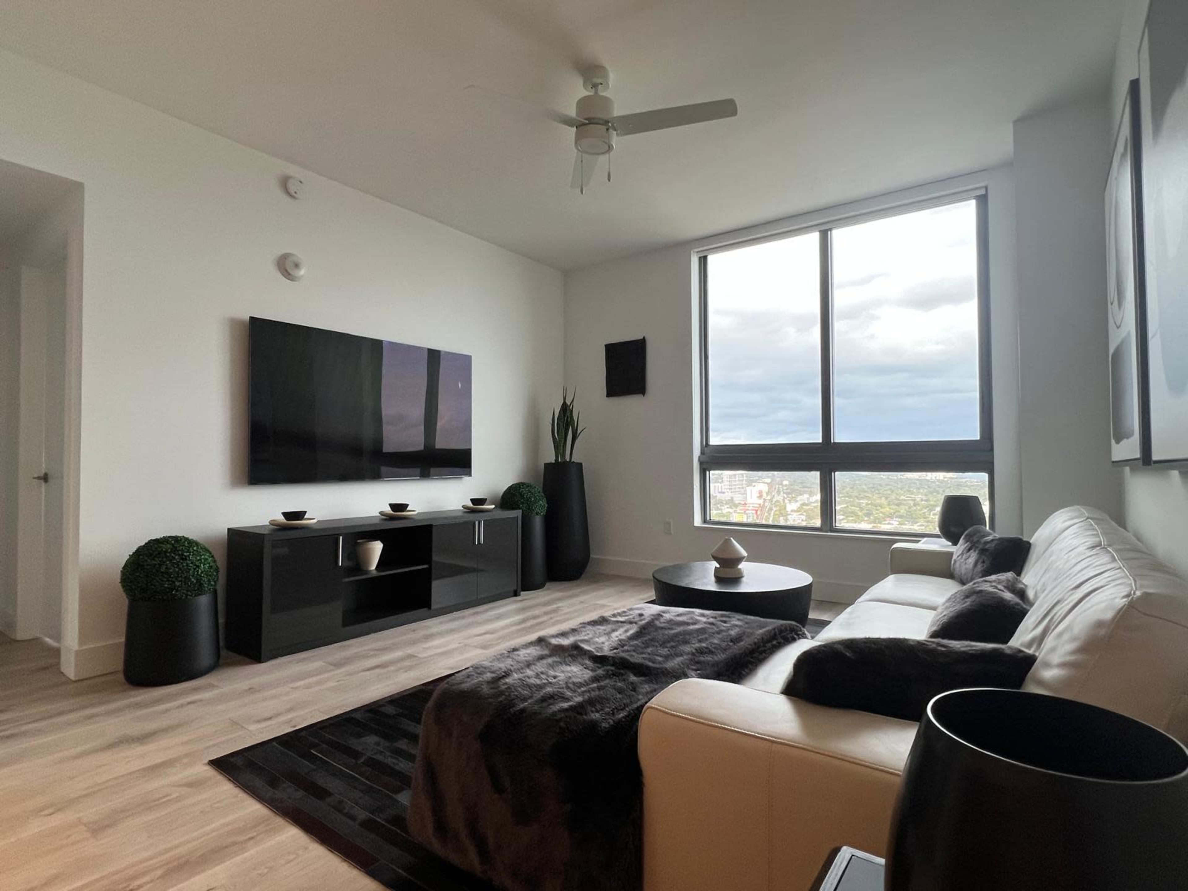 Minamalist Modern Apartment with Gorgeous Views (Sunrise & Sunset) Image in Coral Way, Miami, FL