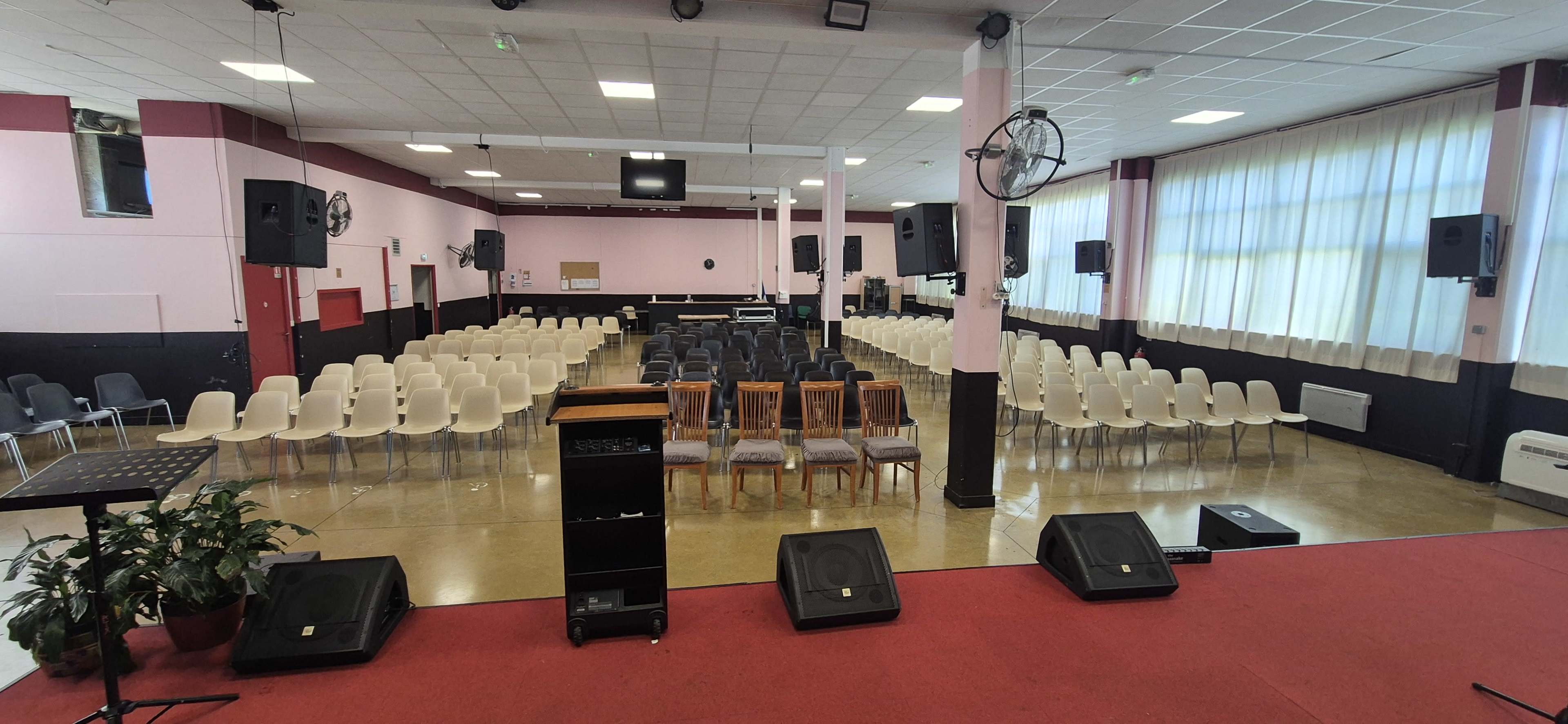 Salle de conférence, seminaire, concert, gala, tout types d'événement, spacieux avec accès parking gratuit Image dans , Villejuif, 