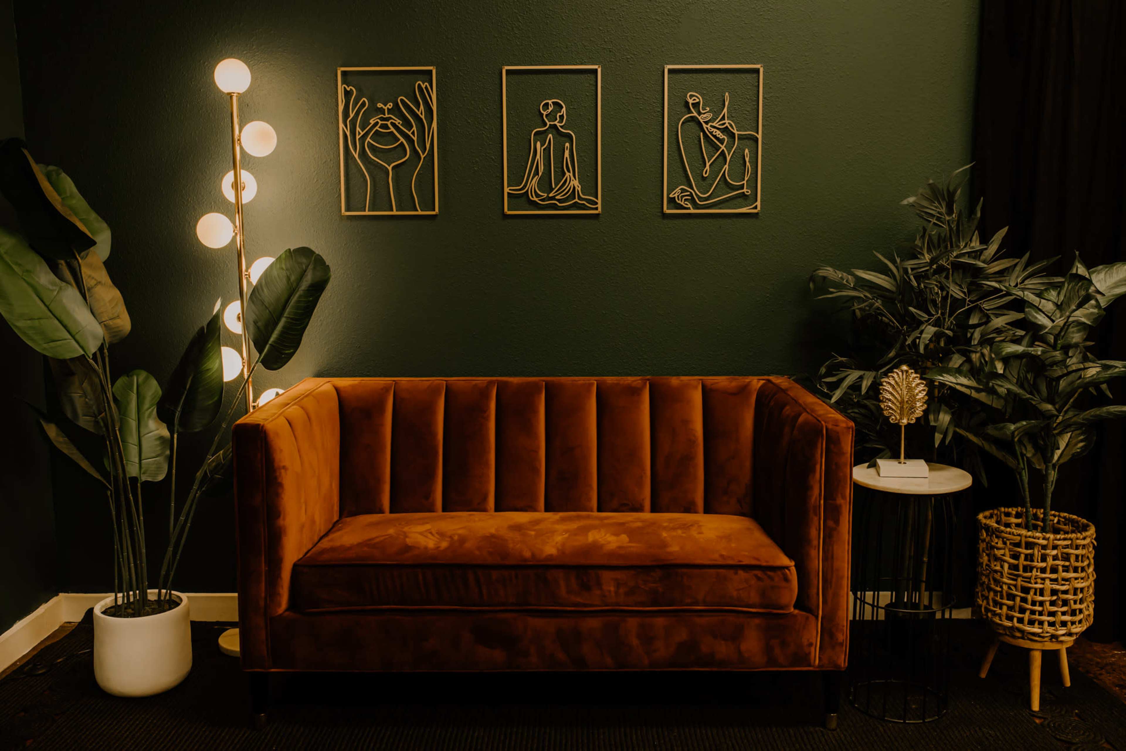 Open space with plenty of natural lighting and lots of props. Image in , Tyler, TX
