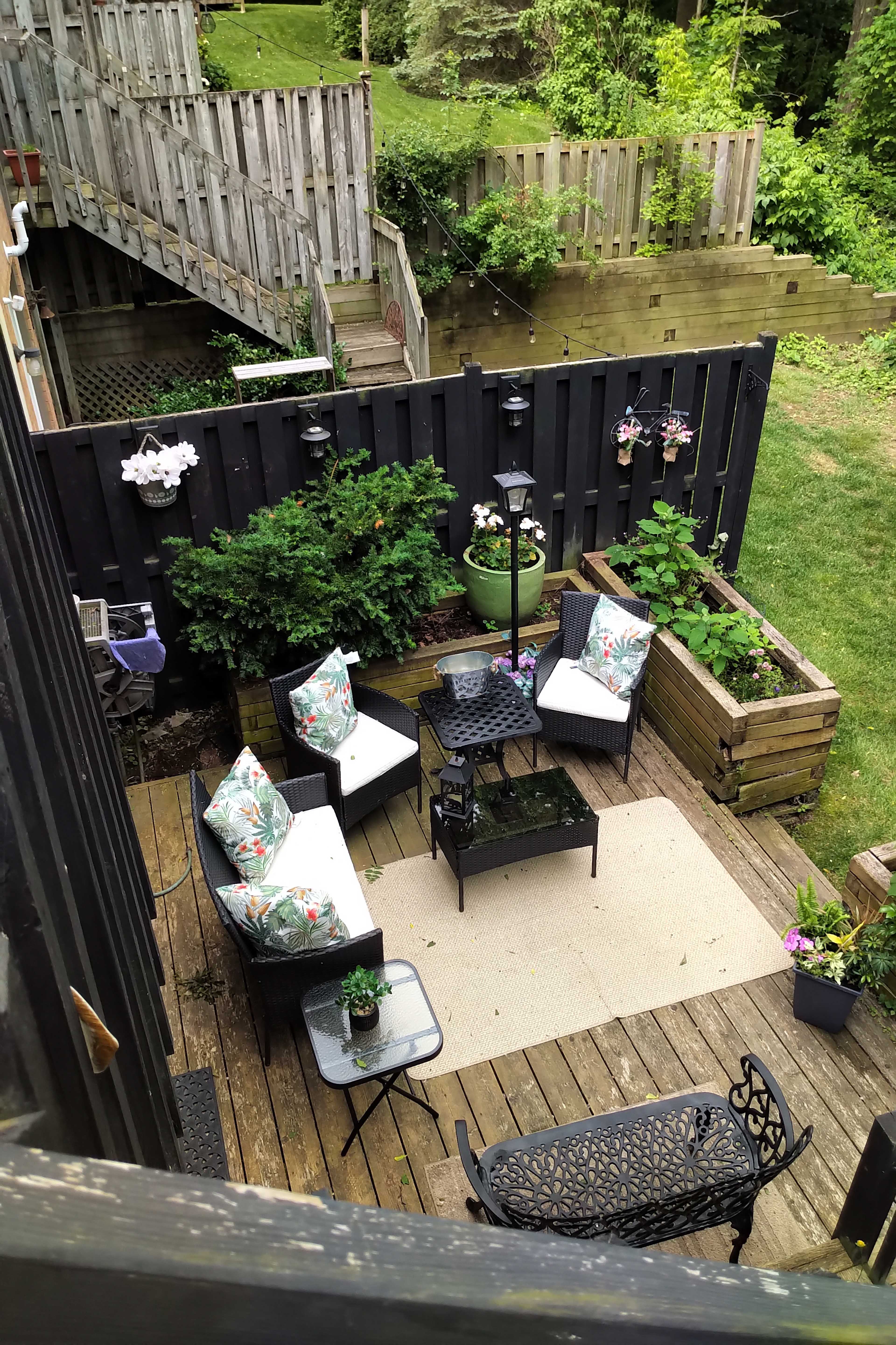 Gorgeous renovated Dundas townhome backing onto magnificent ravine/creek lot Image in Dundas, Dundas, ON