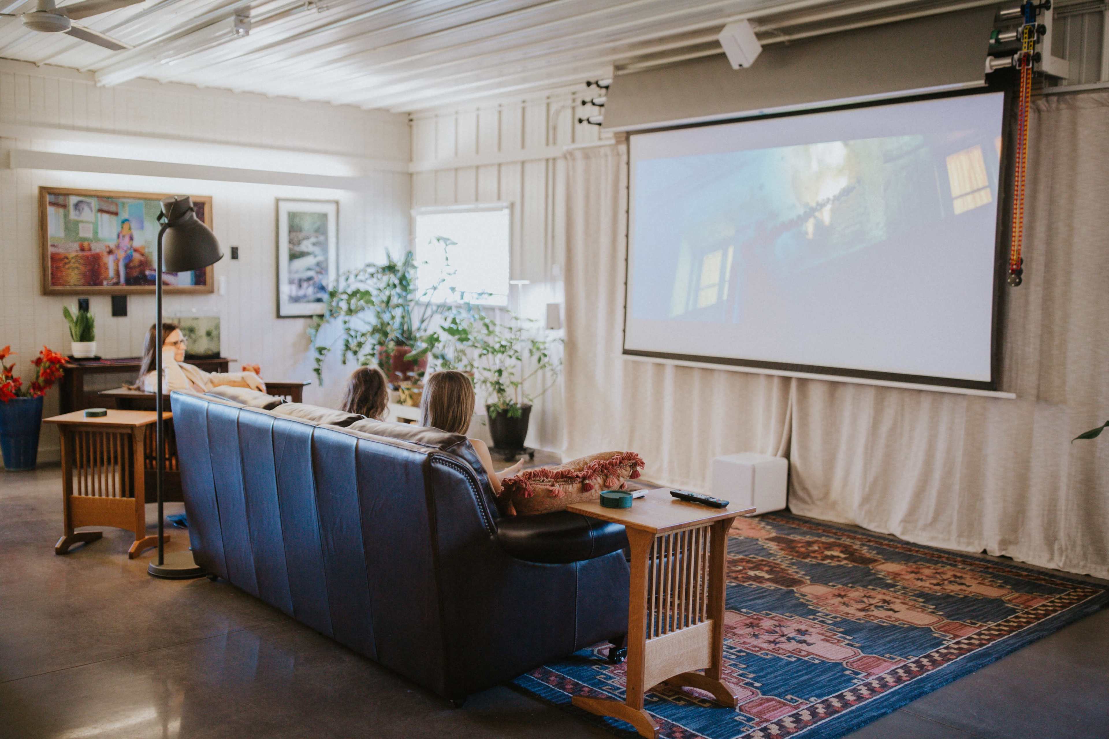 Creative Production Studio Retreat w/ Green Screen, Sauna + Projector Near Asheville Image in , Alexander, NC
