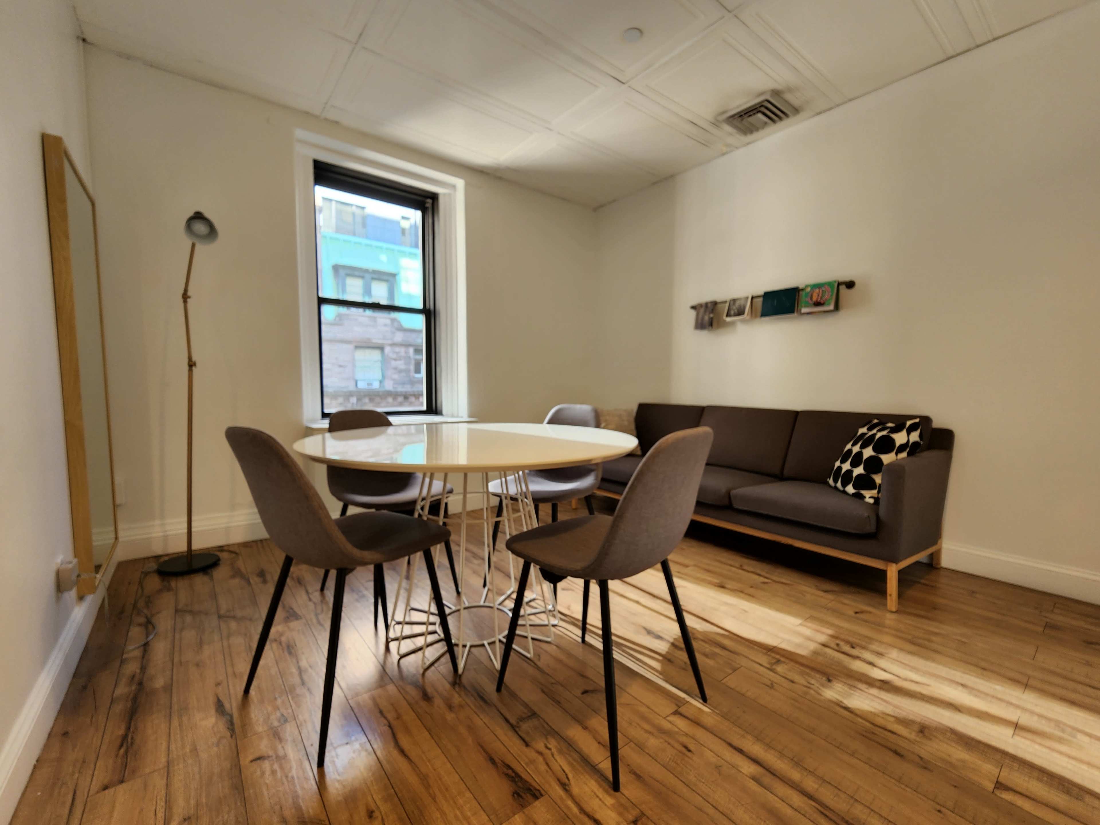 Suite 704-G: 4-person Meeting Room in Manhattan Image in Midtown, New York, NY