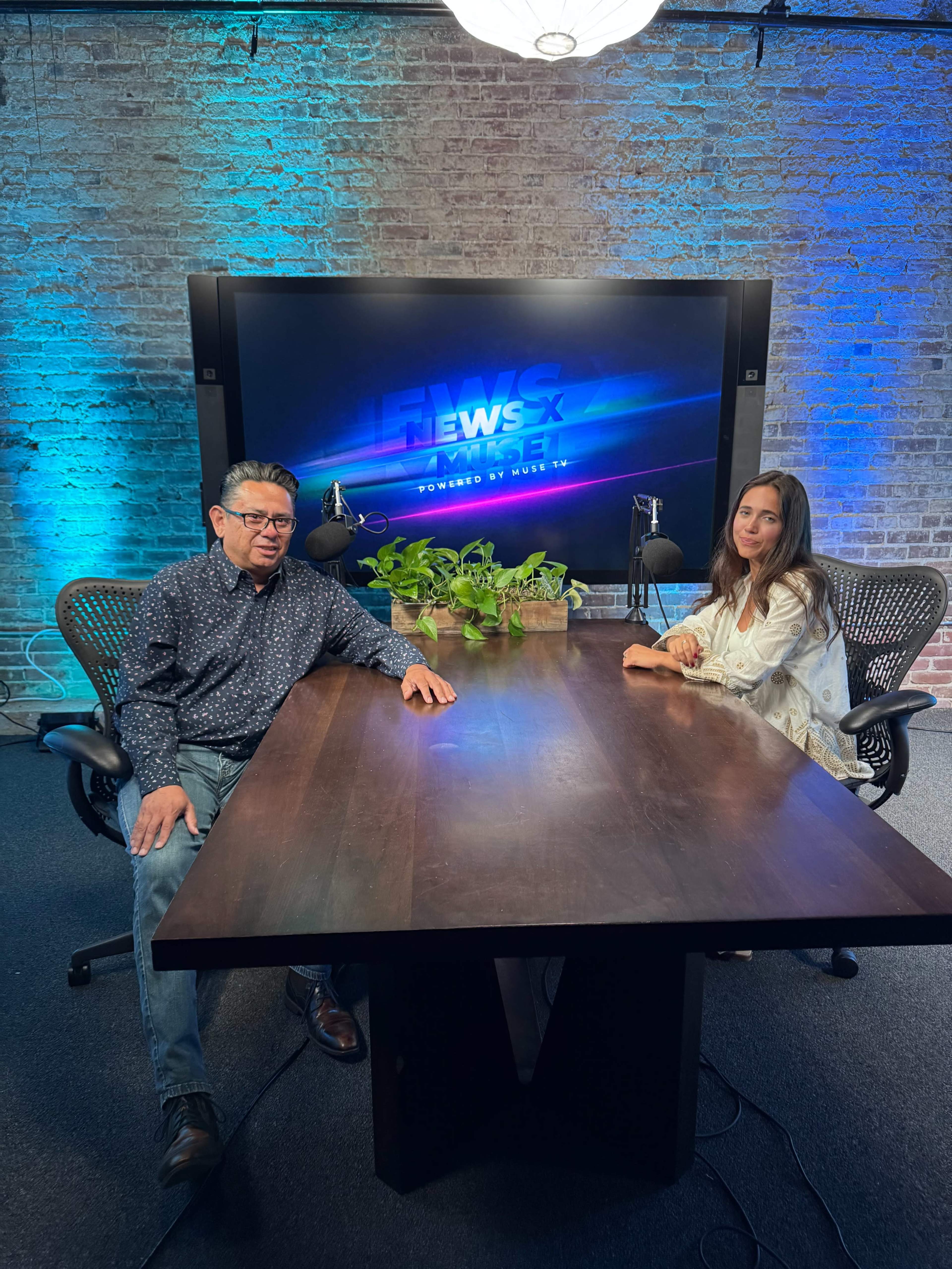 Pre-Lit Podcast Recording Studio- Old Pasadena/ Podcast Space- 3 Cameras - ALL AUDIO EQUIPMENT INCLUDED - Add On Video Services Available! Image in Old Pasadena, Pasadena, CA