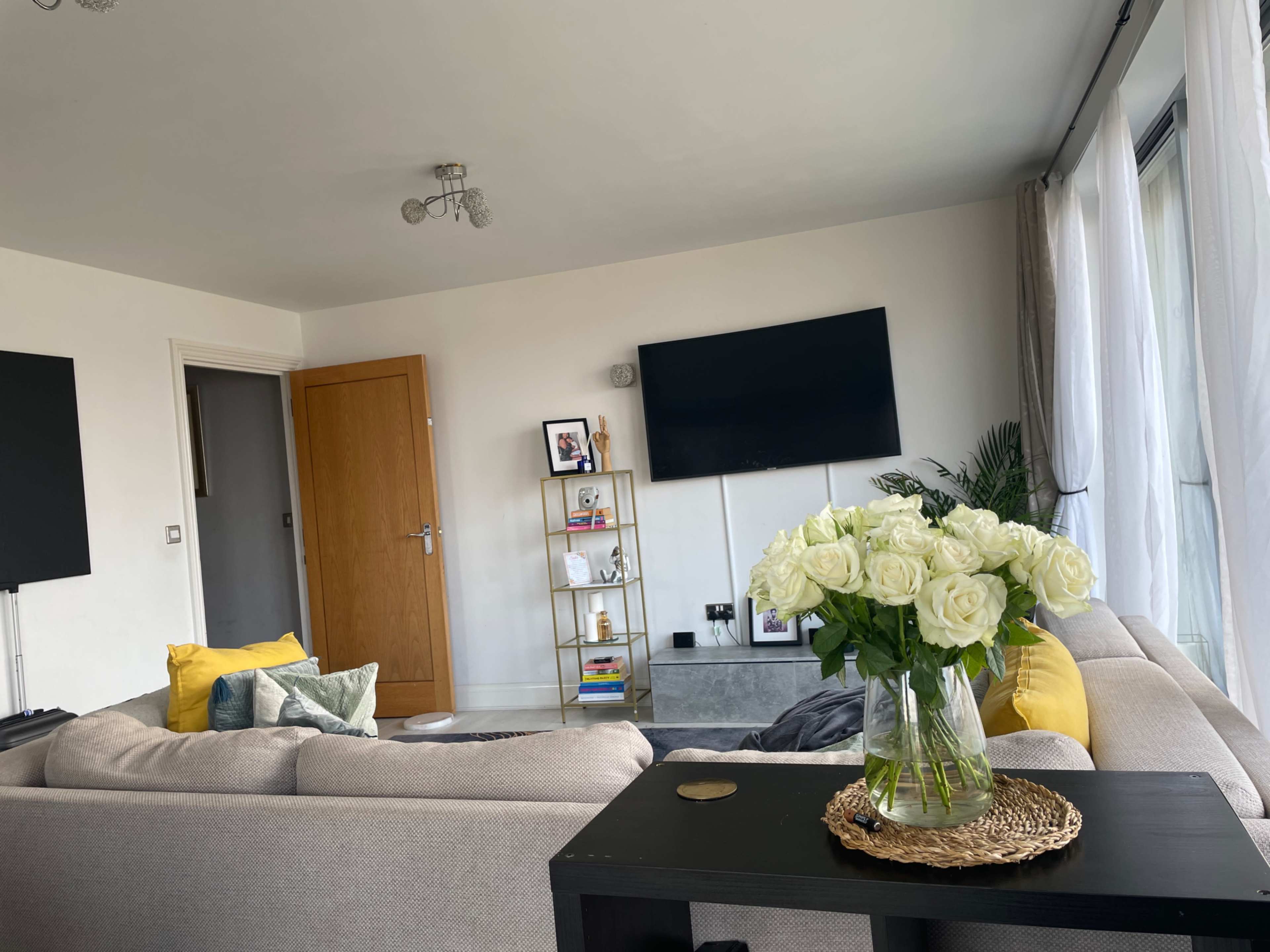 Riverside apartment Image in London, London, ENG