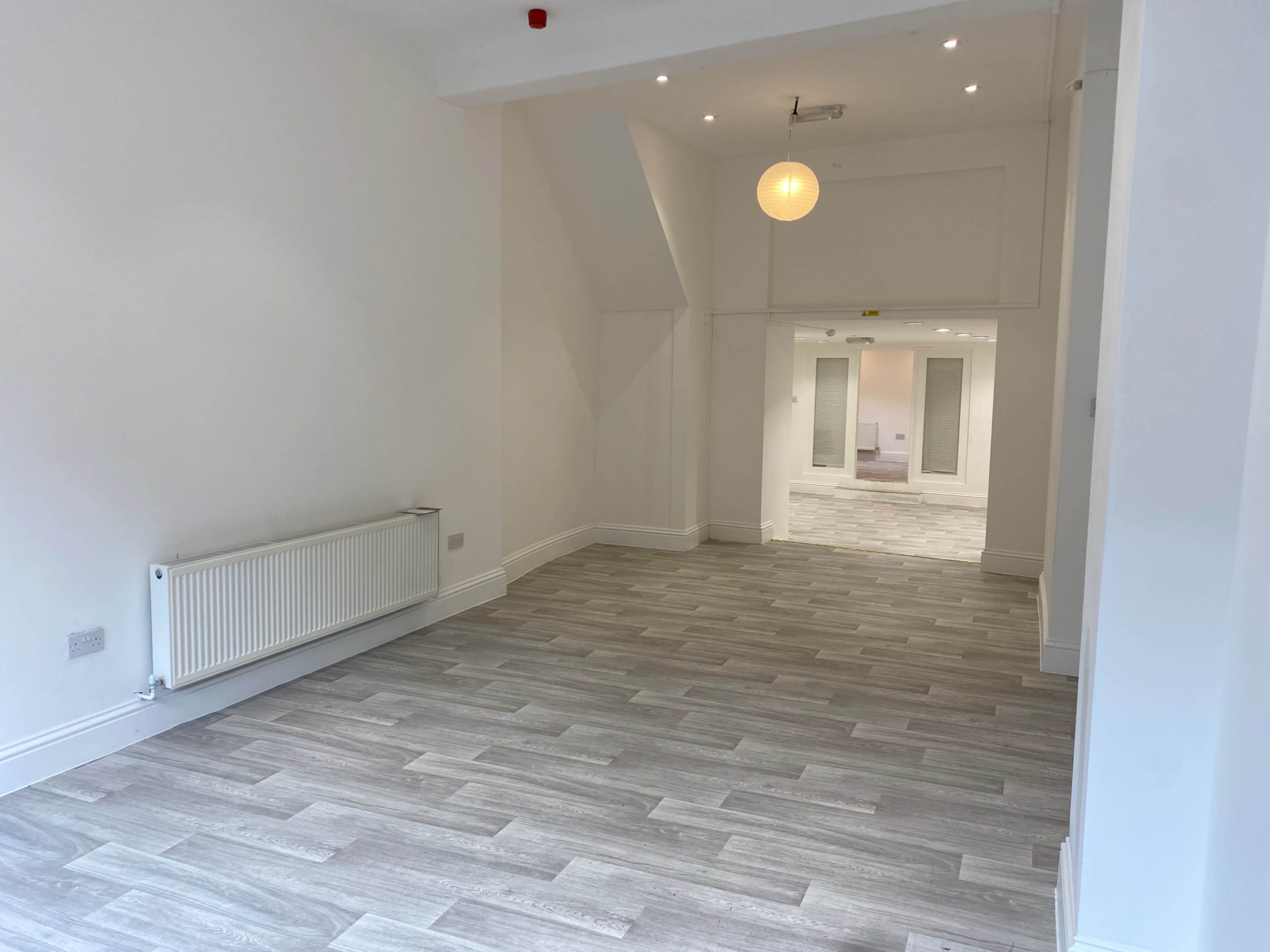 Spacious Street Front Retail Space in Islington. Image in Islington, London, ENG