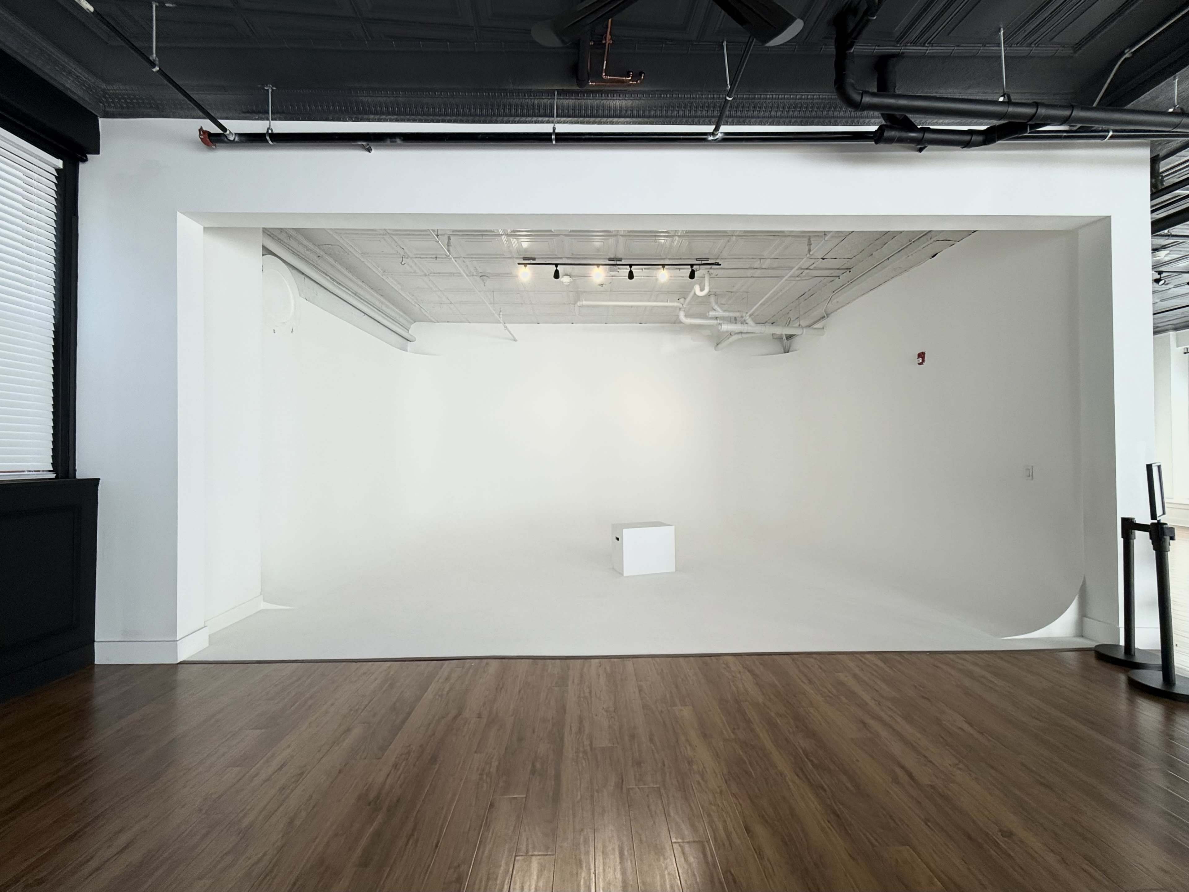 Downtown Modern & Spacious Studio Image in New London, New London, CT