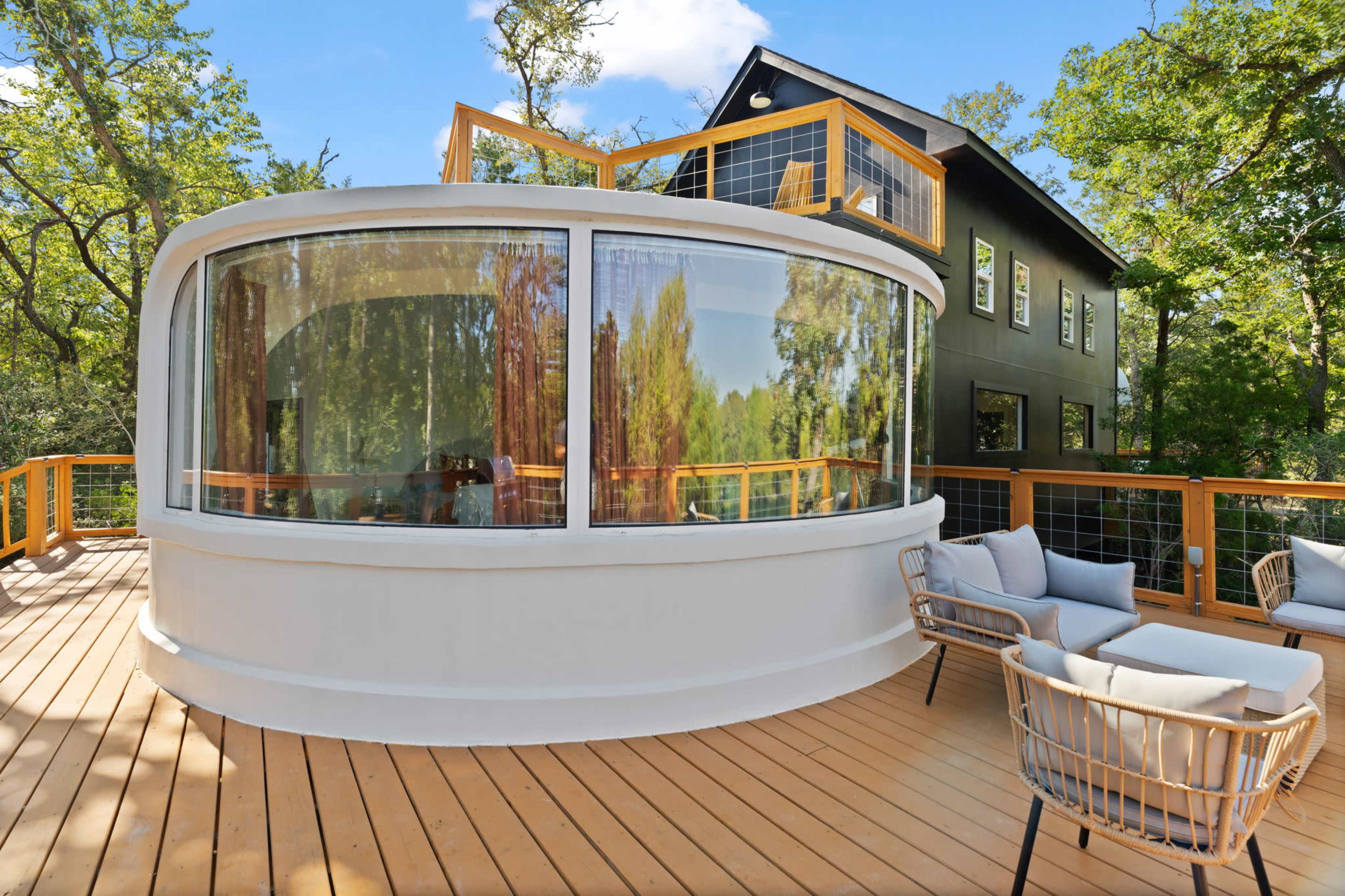 Magical Event Oasis with Geodomes & Nature Views Image in , Elgin, TX