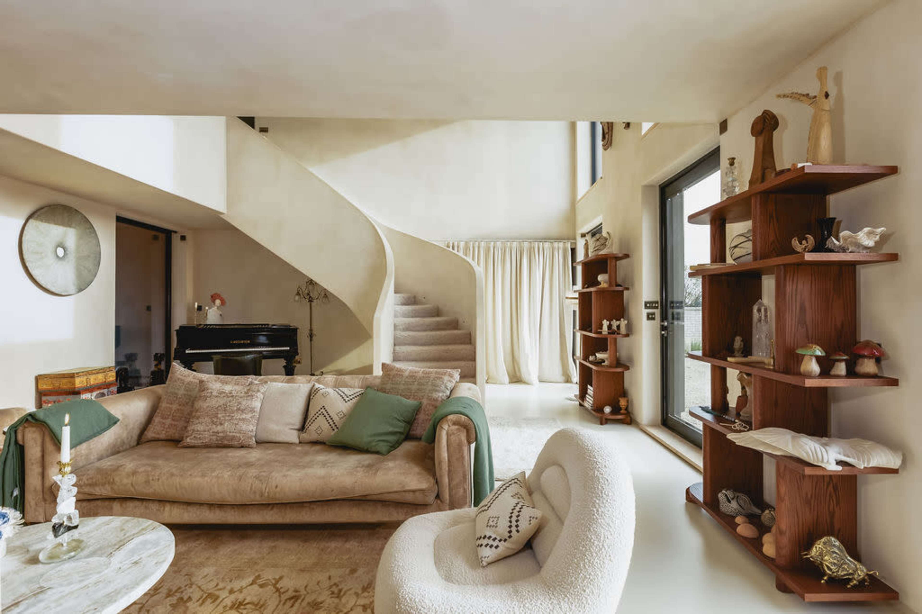 Luxurious converted barn Image in Steep, Petersfield, ENG