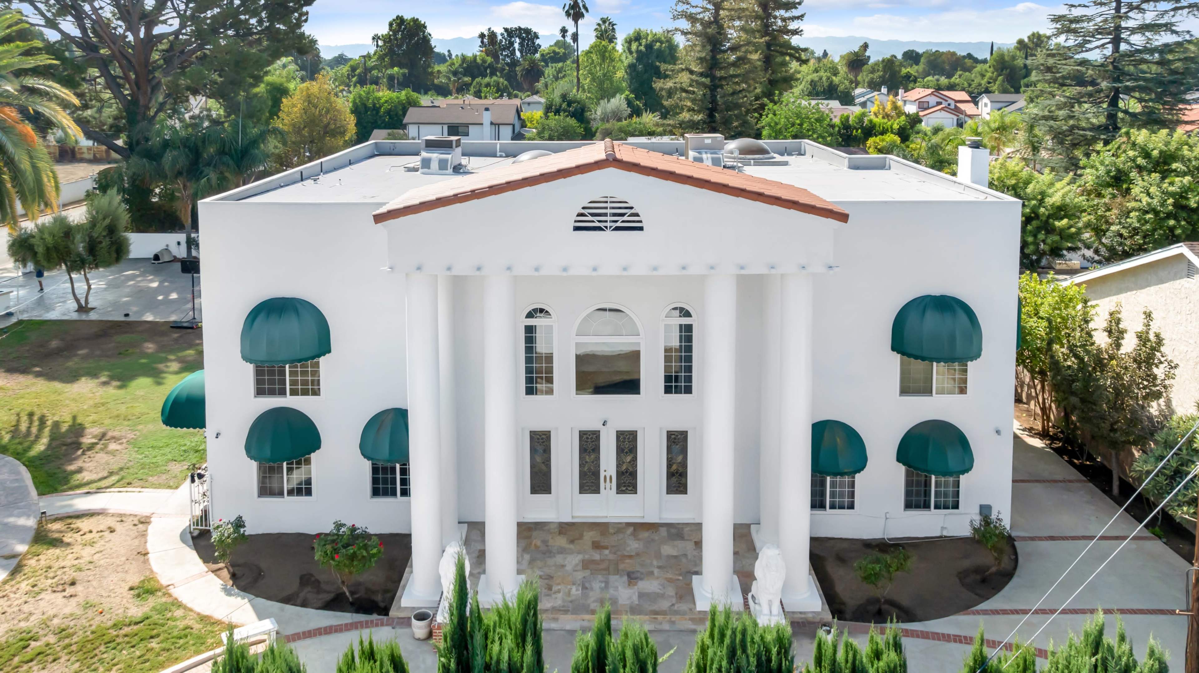 Elvis-Inspired Mansion with Roman Columns, Pool & Ballroom Image in Northridge, Northridge, CA