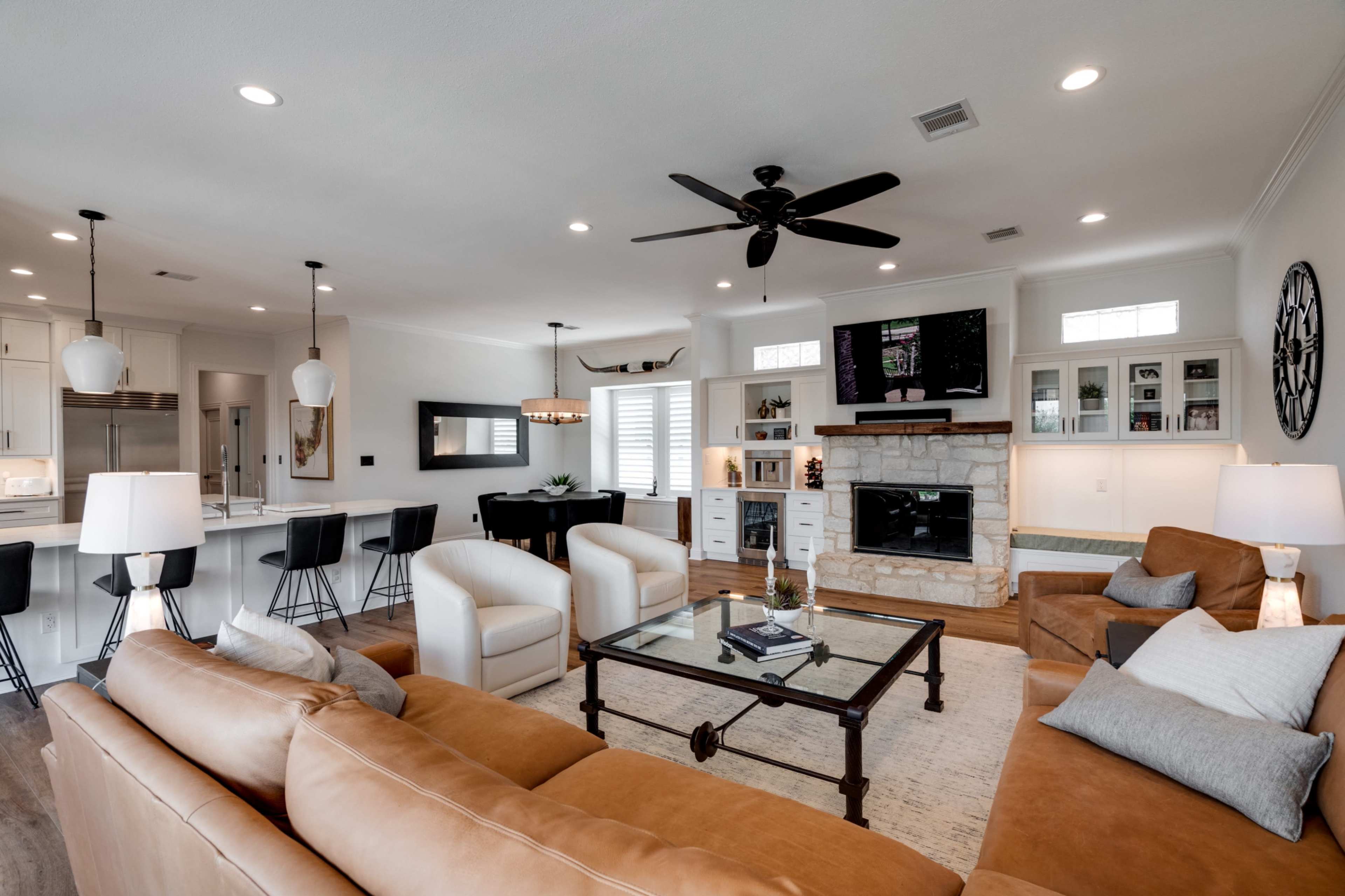 Six Miles to DFW Airport, this Estate Residence offers a Culinary Dream Kitchen and Outdoor Sanctuary Image in Colleyville, Colleyville, TX