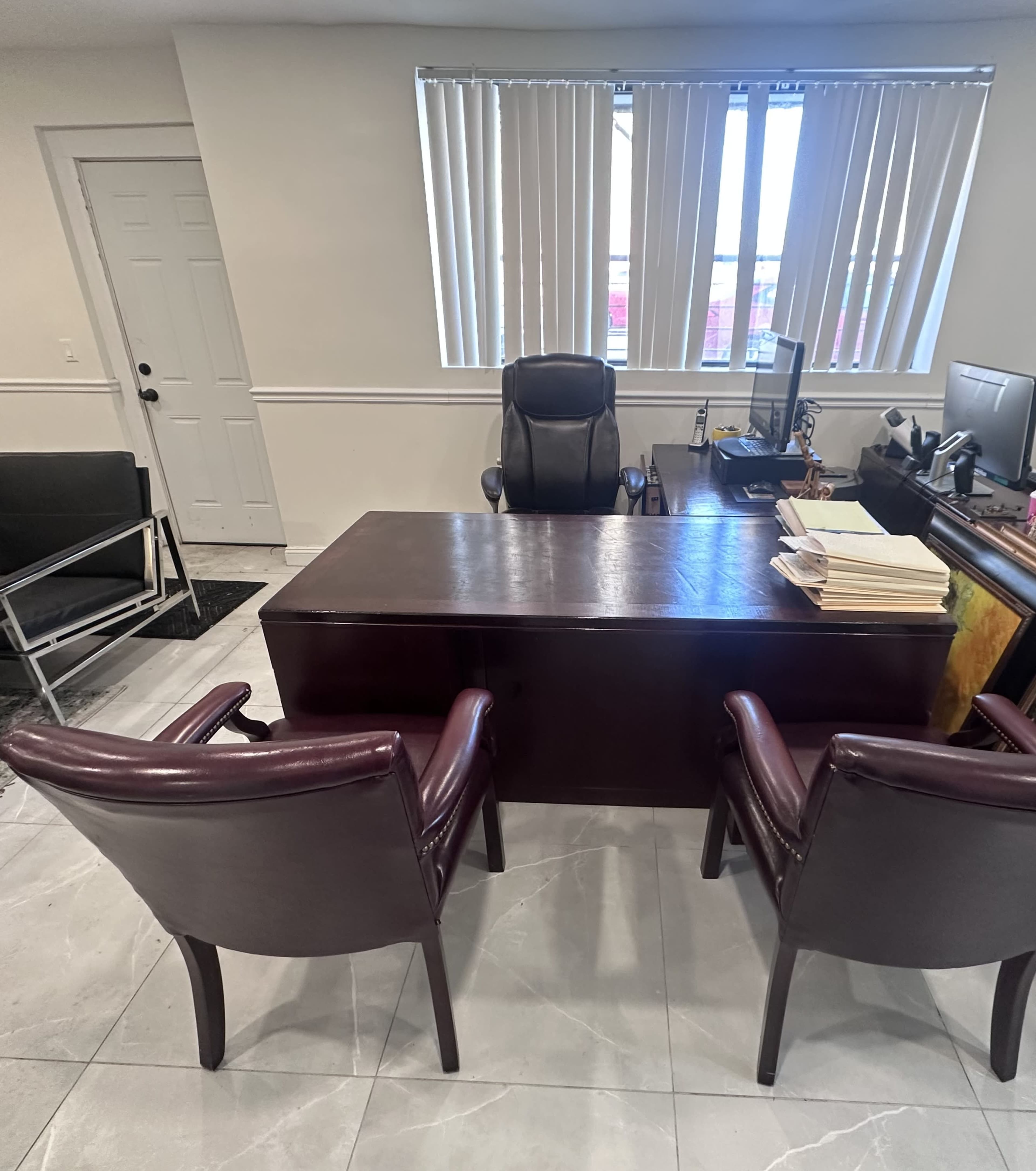 Simple Office space for meetings, closings or work Image in Bushwick, Brooklyn, NY