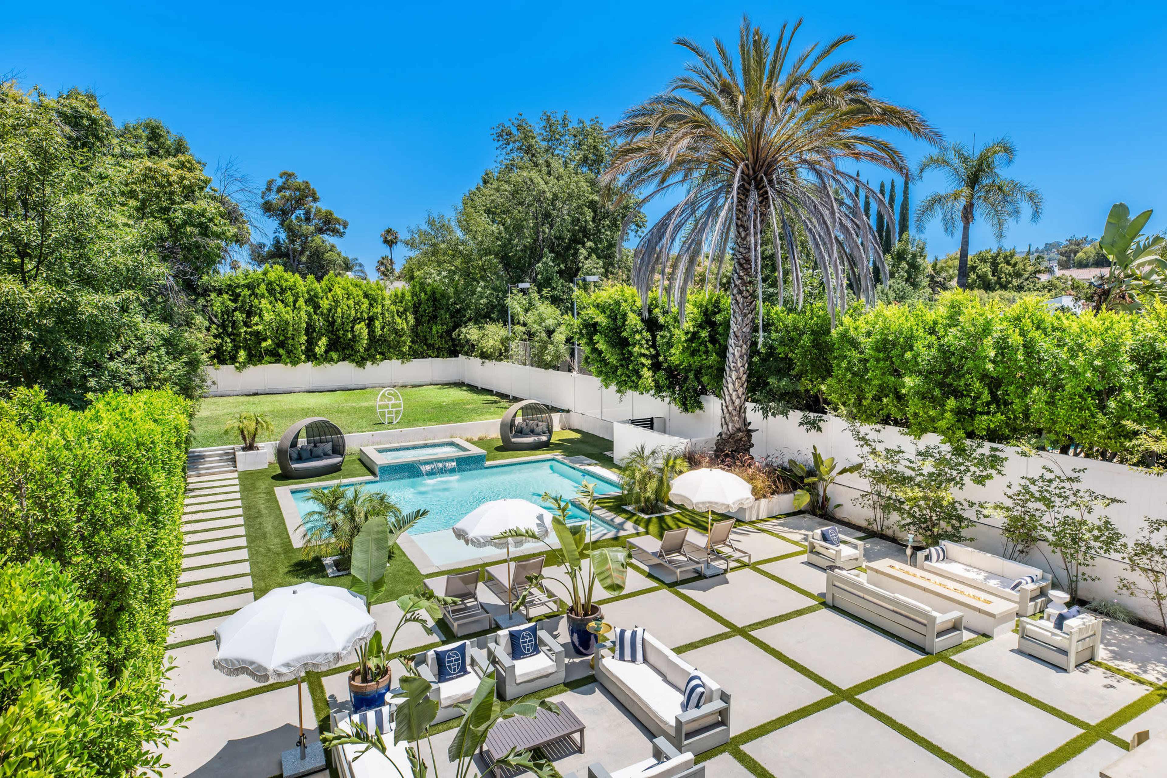 Massive Modern Smarthome with Pool Image in Tarzana, Los Angeles, CA