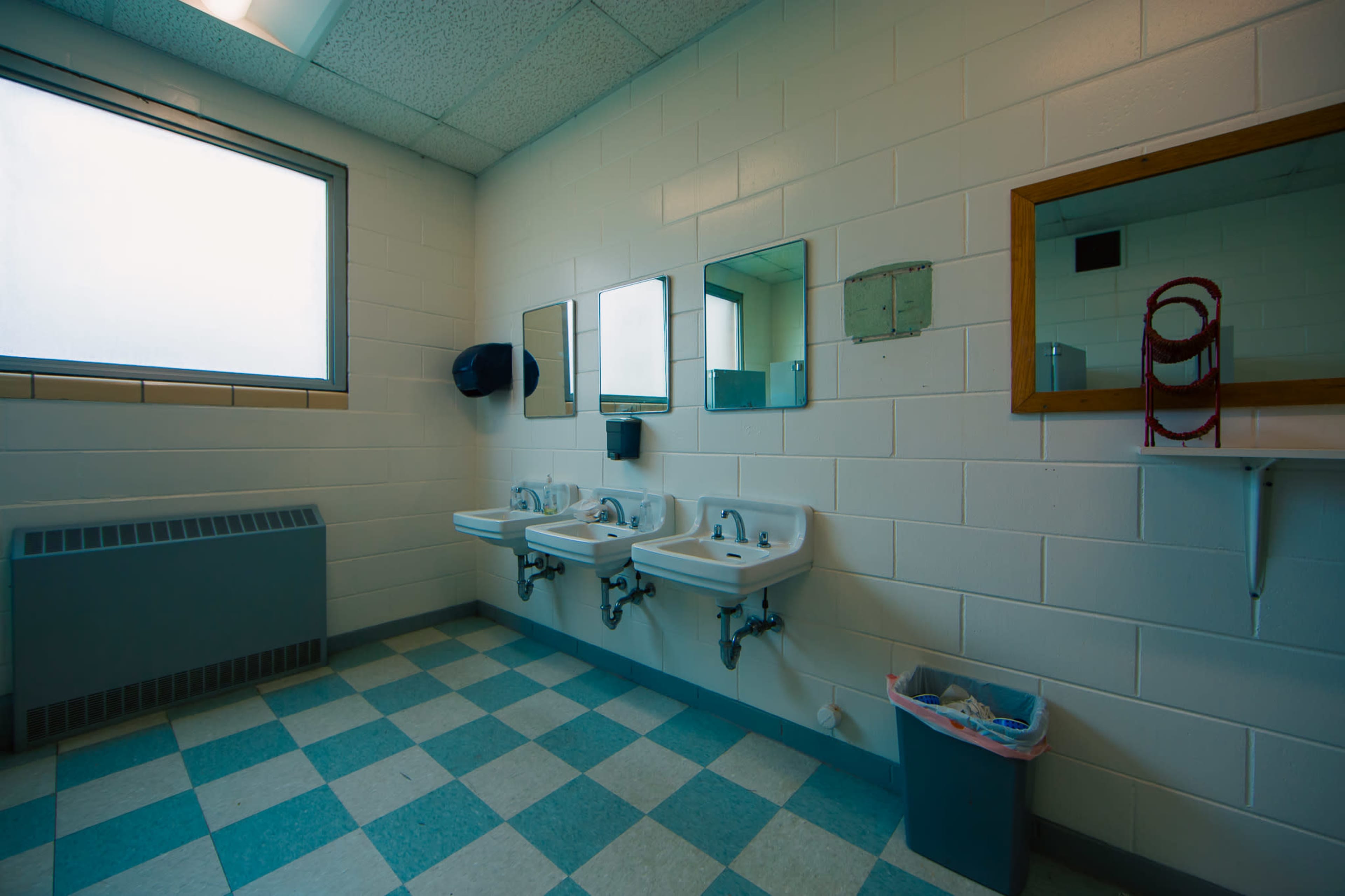 VINTAGE ABANDONED 90'S SCHOOL GYM/CLASSROOM/COURT Image in Thornton Township, LANSING, IL
