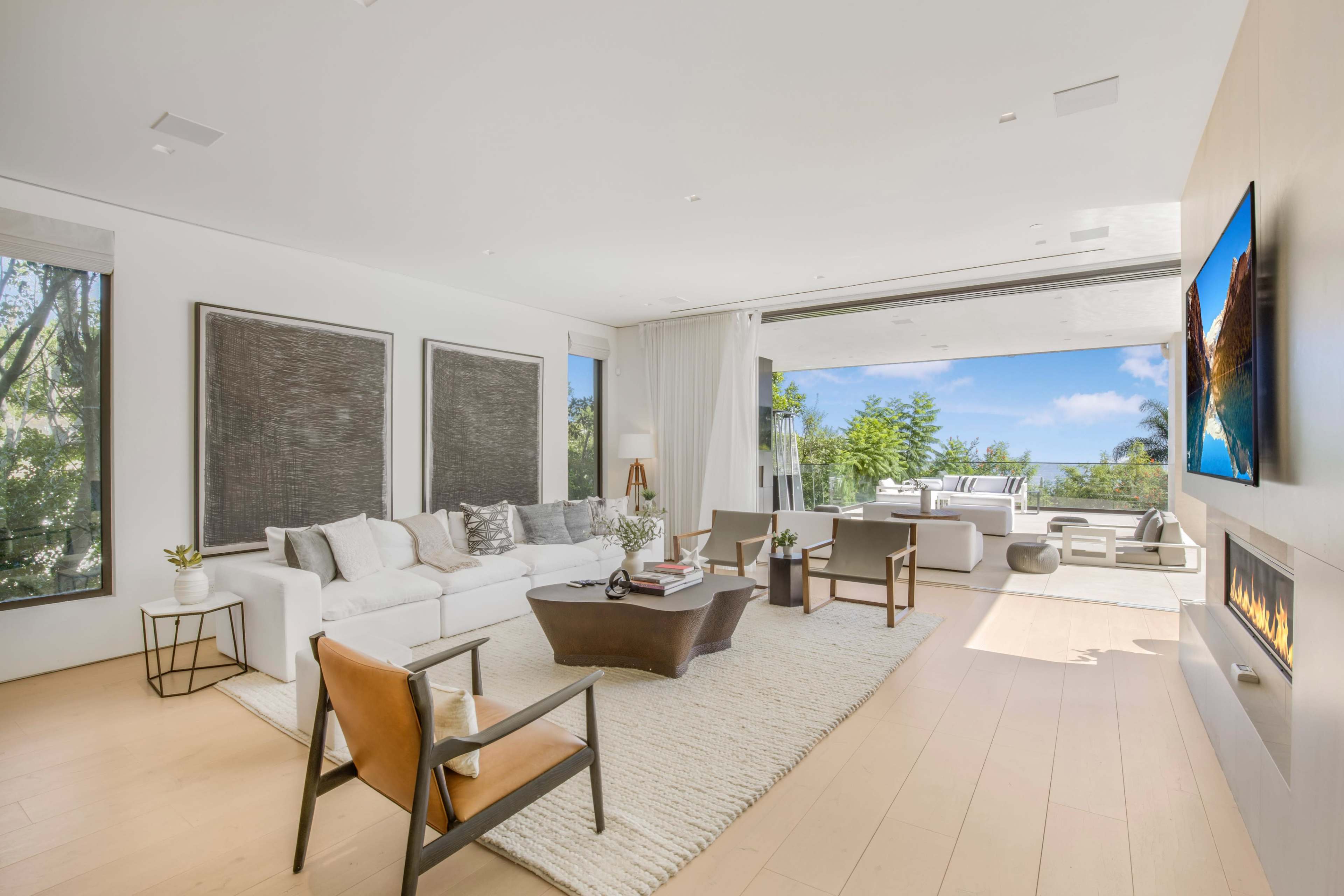 SWALLOW SANCTUARY GOLDEN HOUR MODERN Image in Central LA, Los Angeles, CA