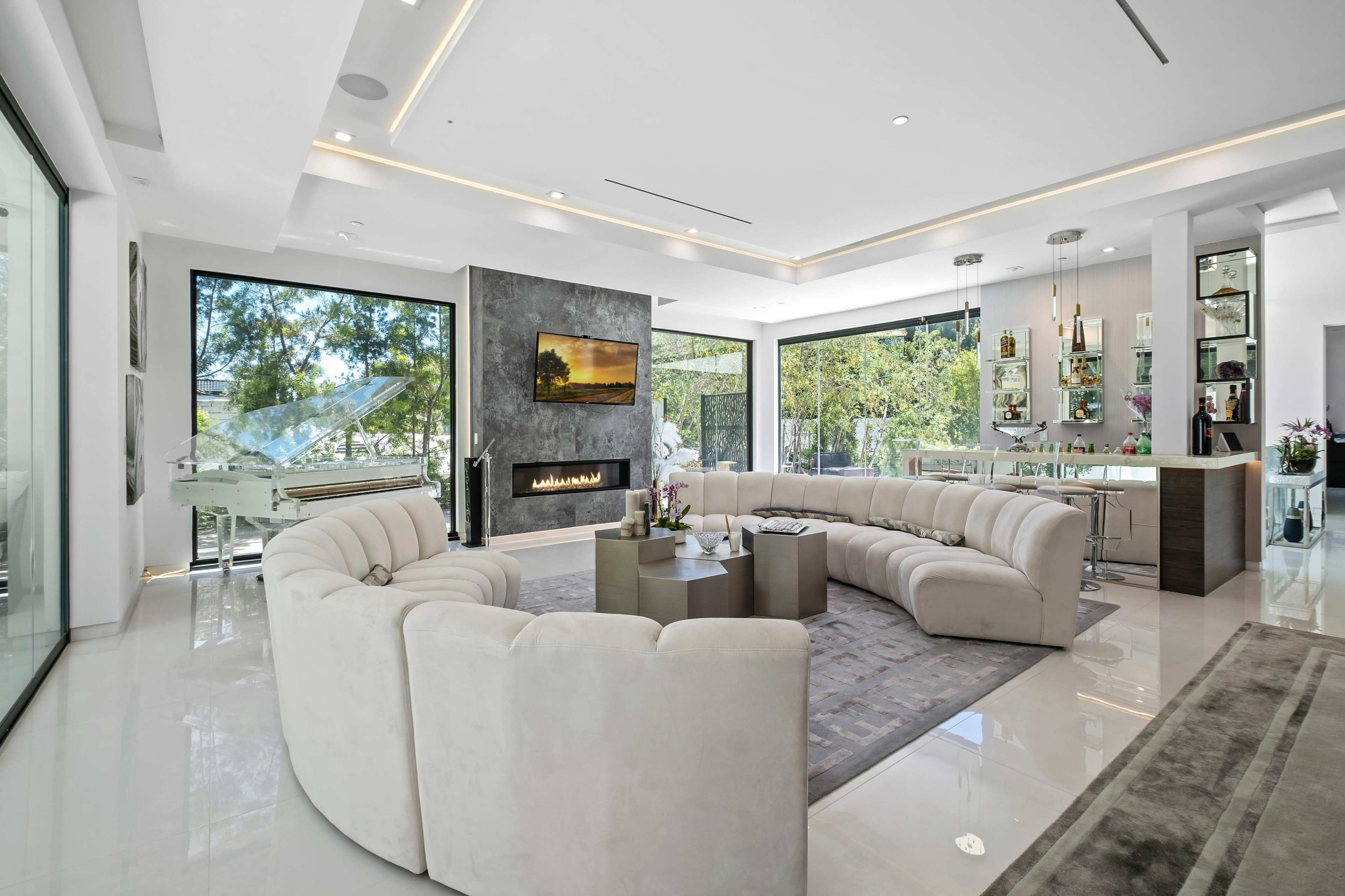 Warm Modern-New- high Ceilings, Single family, 3 story, chic Image in Beverly Crest, Beverly Hills, CA