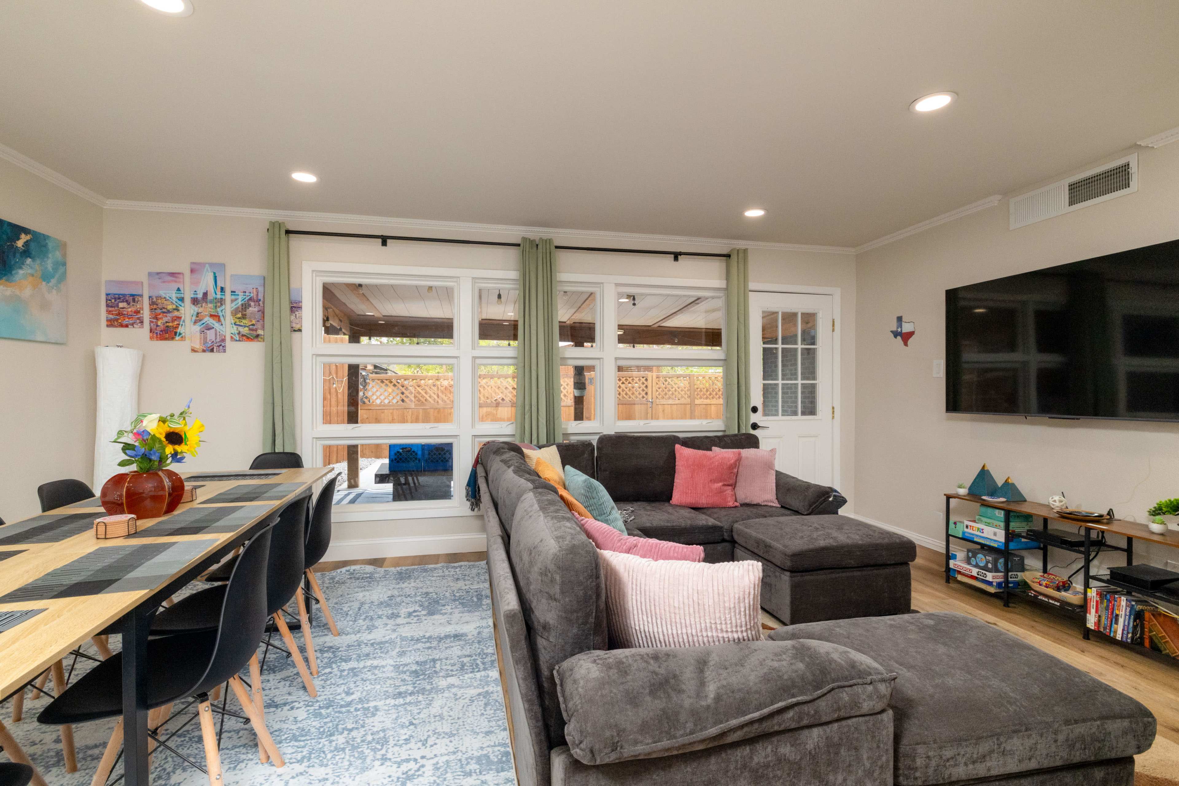 Minutes to AT&T Stadium • Fenced Yard • Patio Games Image in East Arlington, Arlington, TX