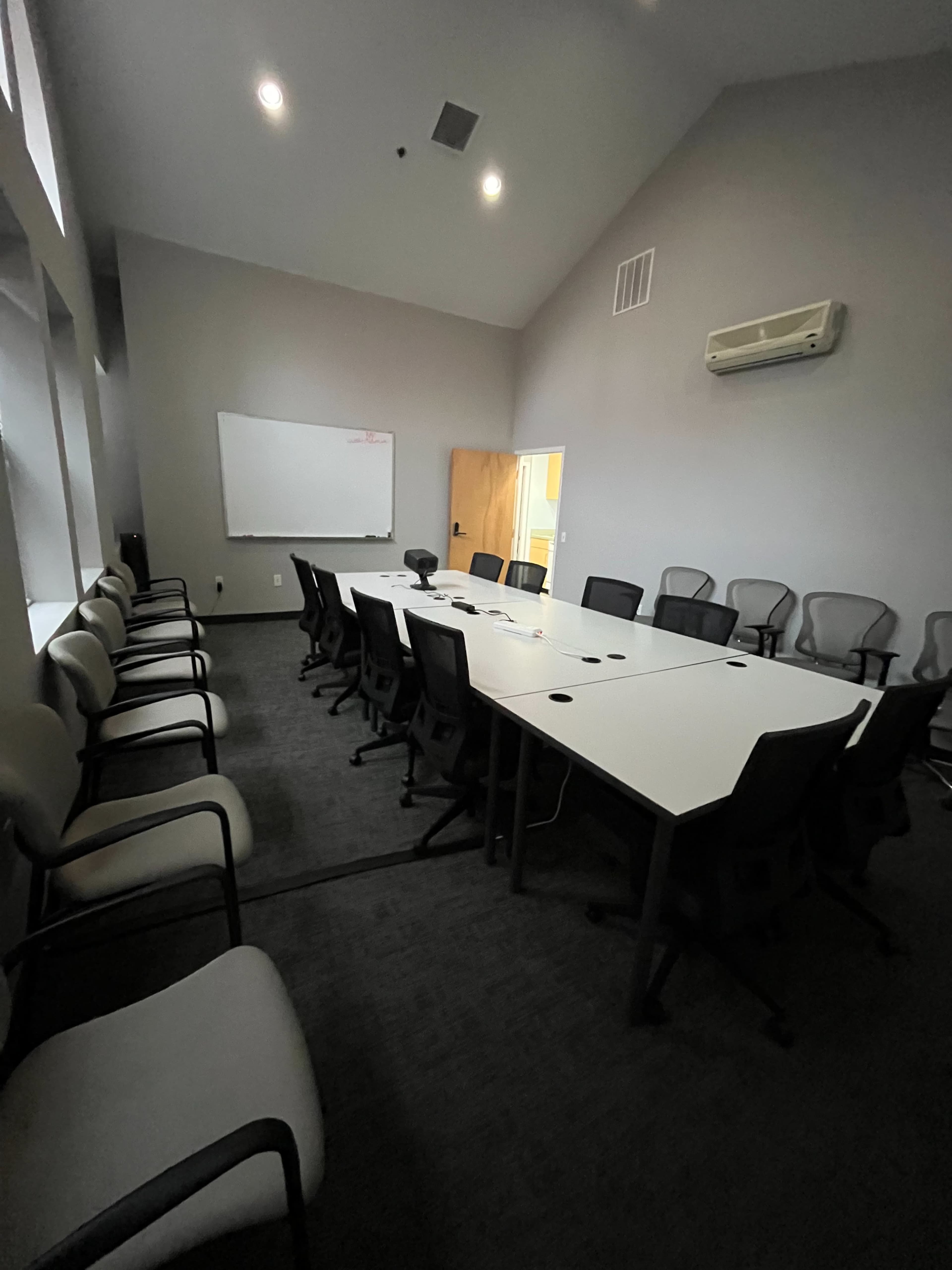 Conference Room for 25 guests Image in Potomac Falls, Sterling, VA
