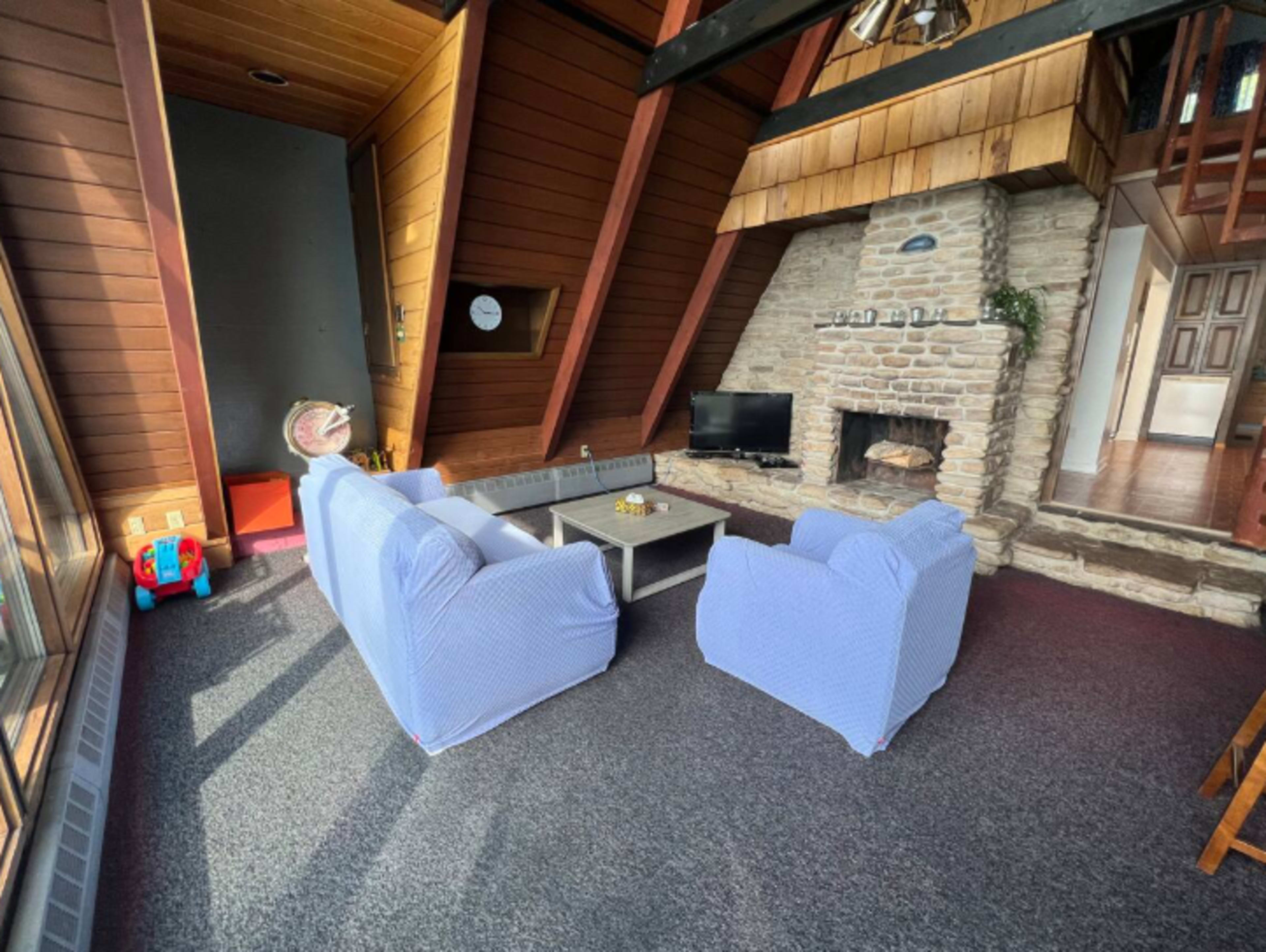 Lux Lakehouse with Island Views Image in Shuniah, SHUNIAH, ON