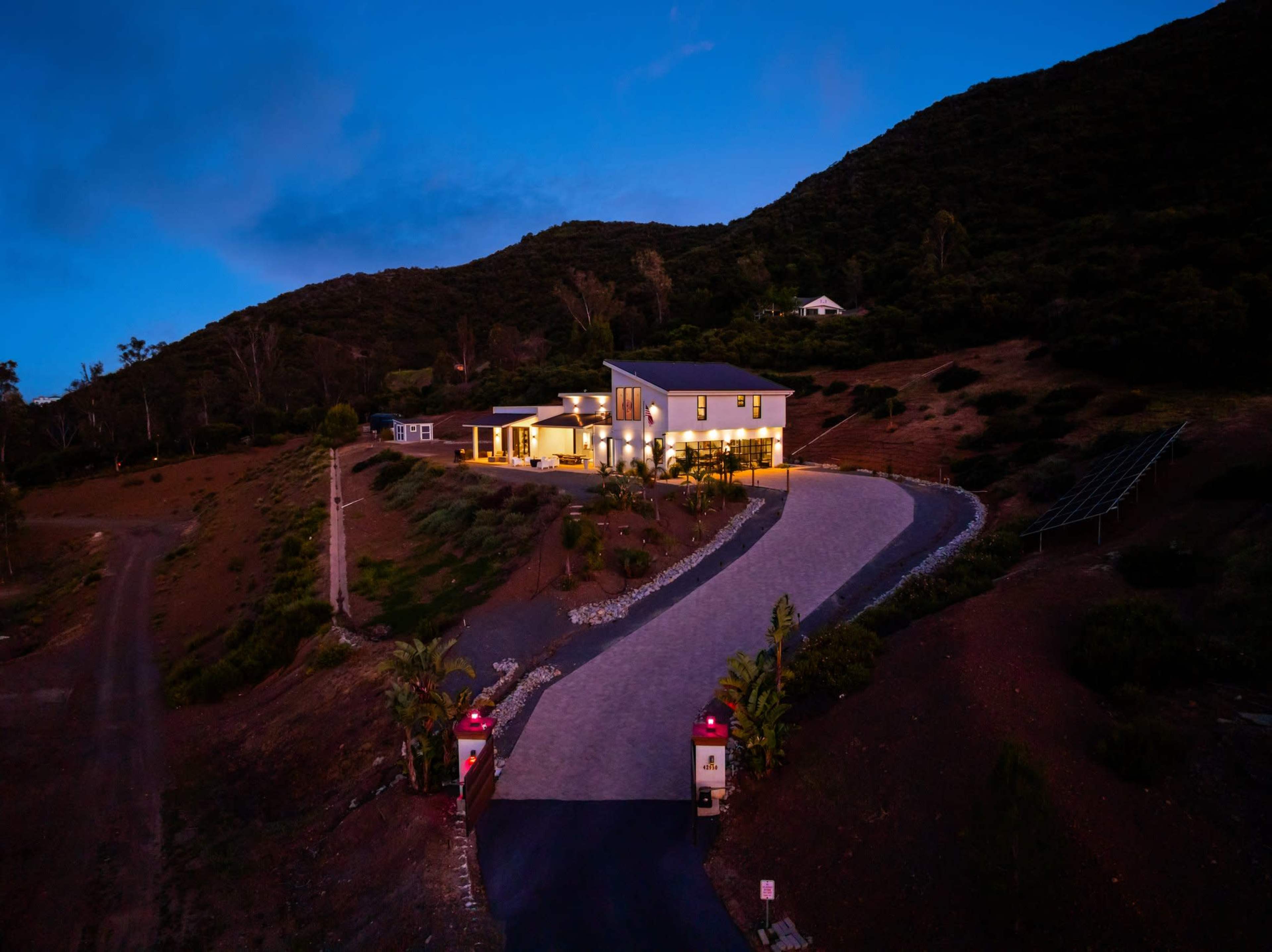 Luxury Modern Home Near Temecula - Cassiopeia’s Crown / acres Image in , Murrieta, CA